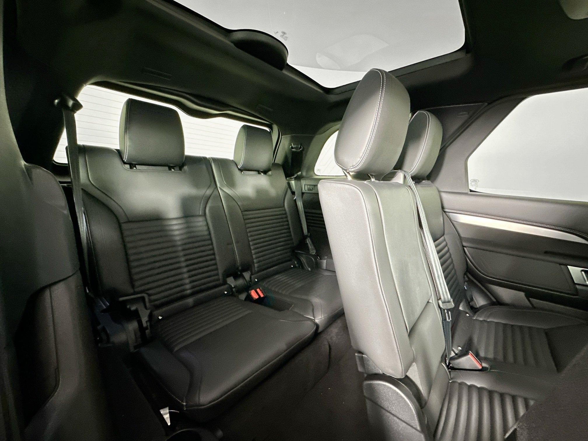 2026 Land Rover Discovery Gemini Edition