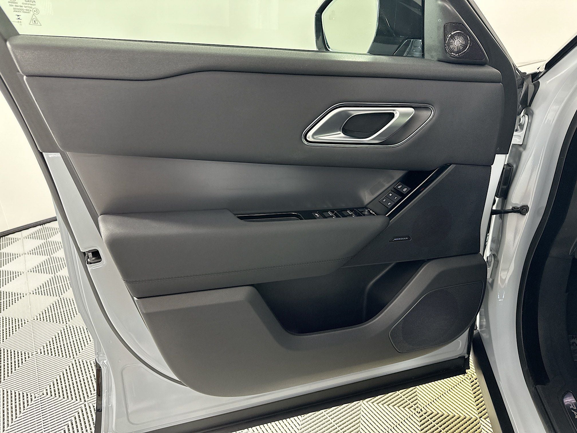 2024 Land Rover Range Rover Velar Dynamic SE