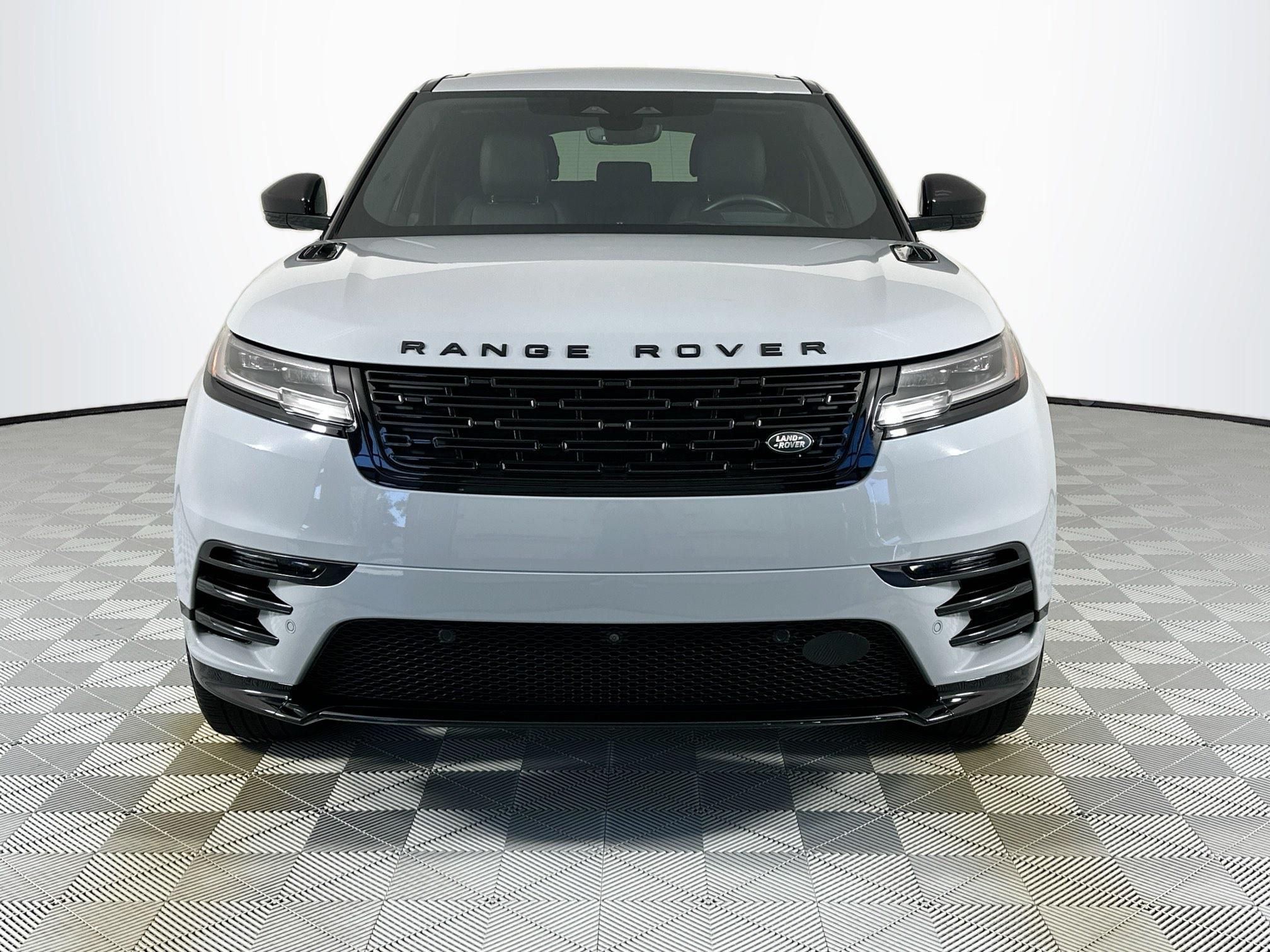 2024 Land Rover Range Rover Velar Dynamic SE