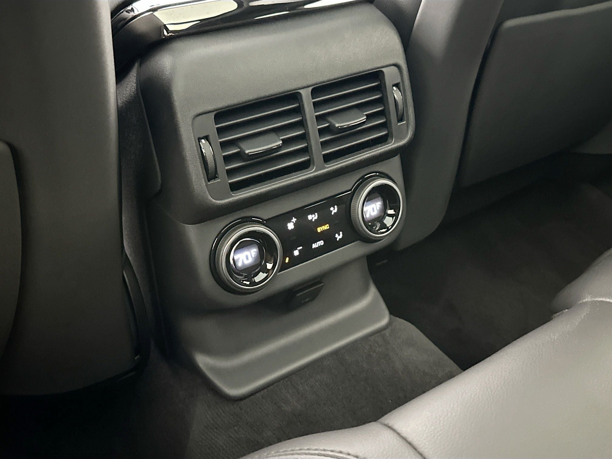 2024 Land Rover Range Rover Velar Dynamic SE