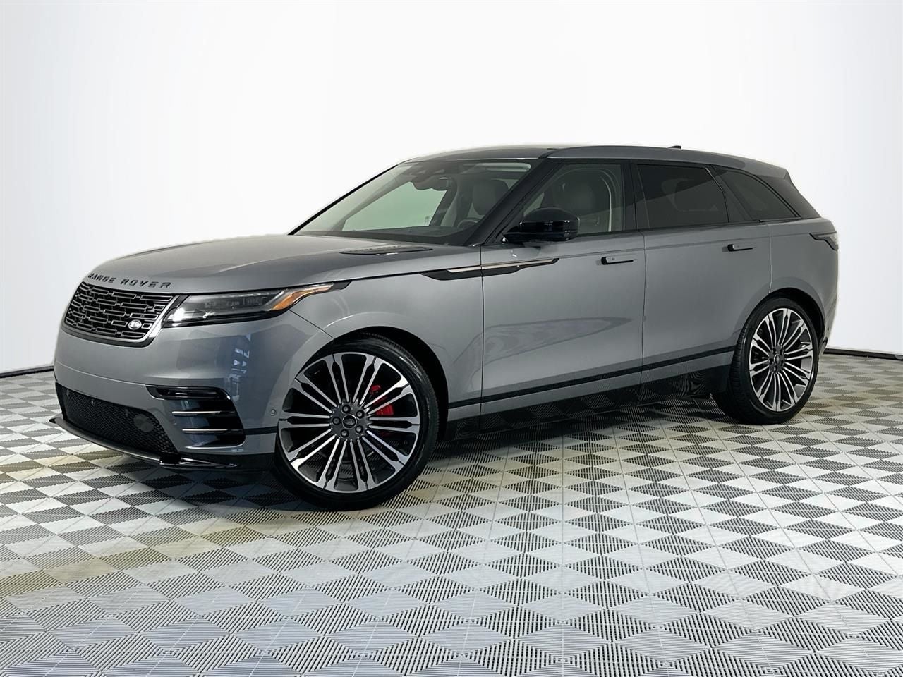 2025 Land Rover Range Rover Velar Dynamic SE