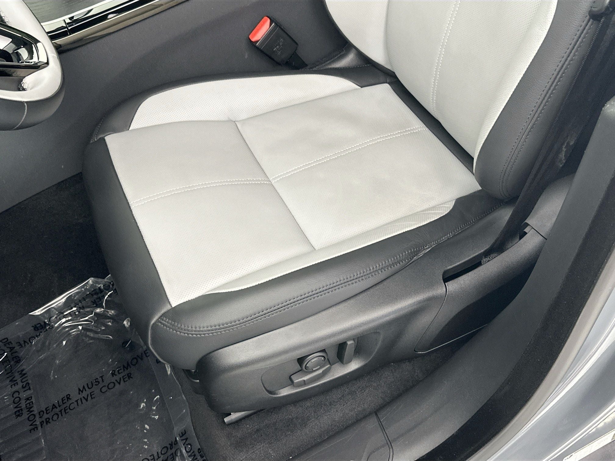 2025 Land Rover Range Rover Velar Dynamic SE