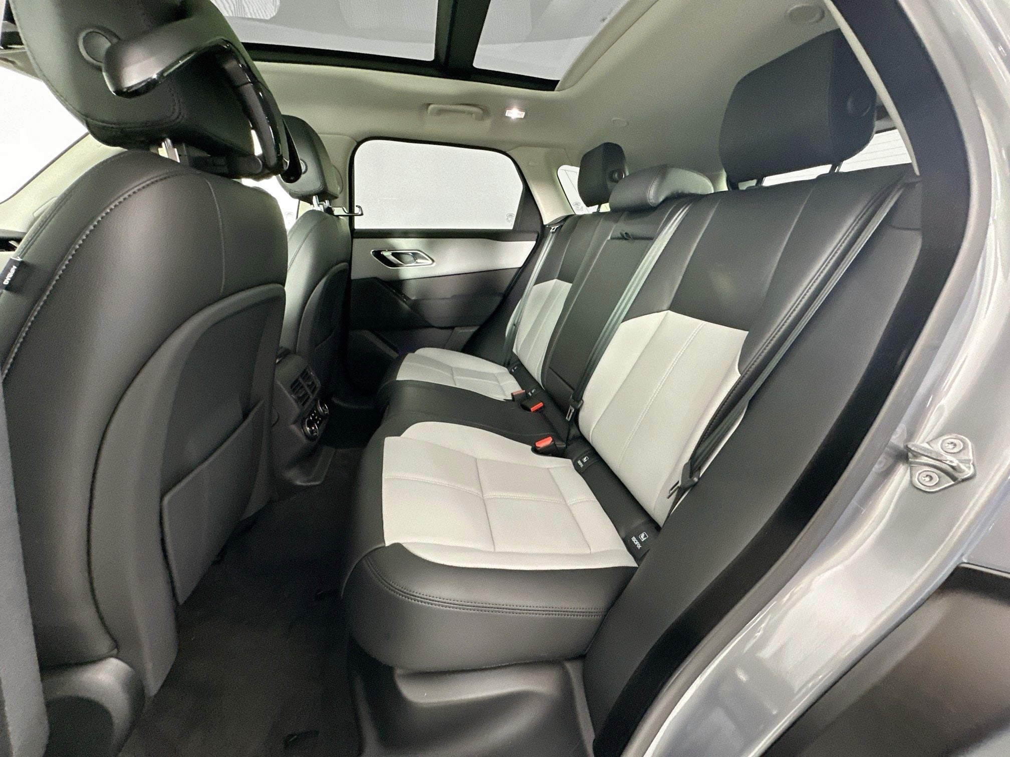 2025 Land Rover Range Rover Velar Dynamic SE