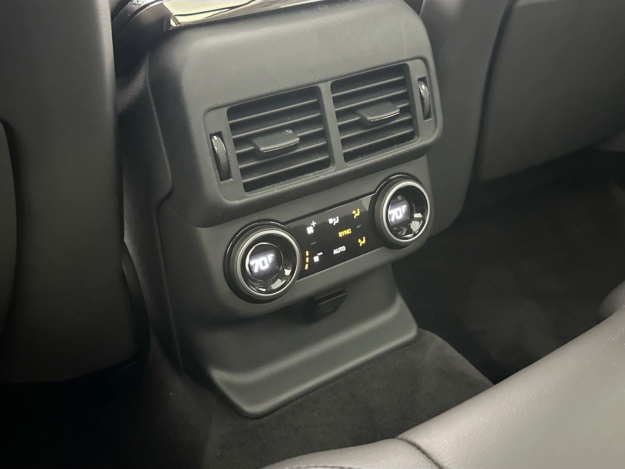 2025 Land Rover Range Rover Velar Dynamic SE