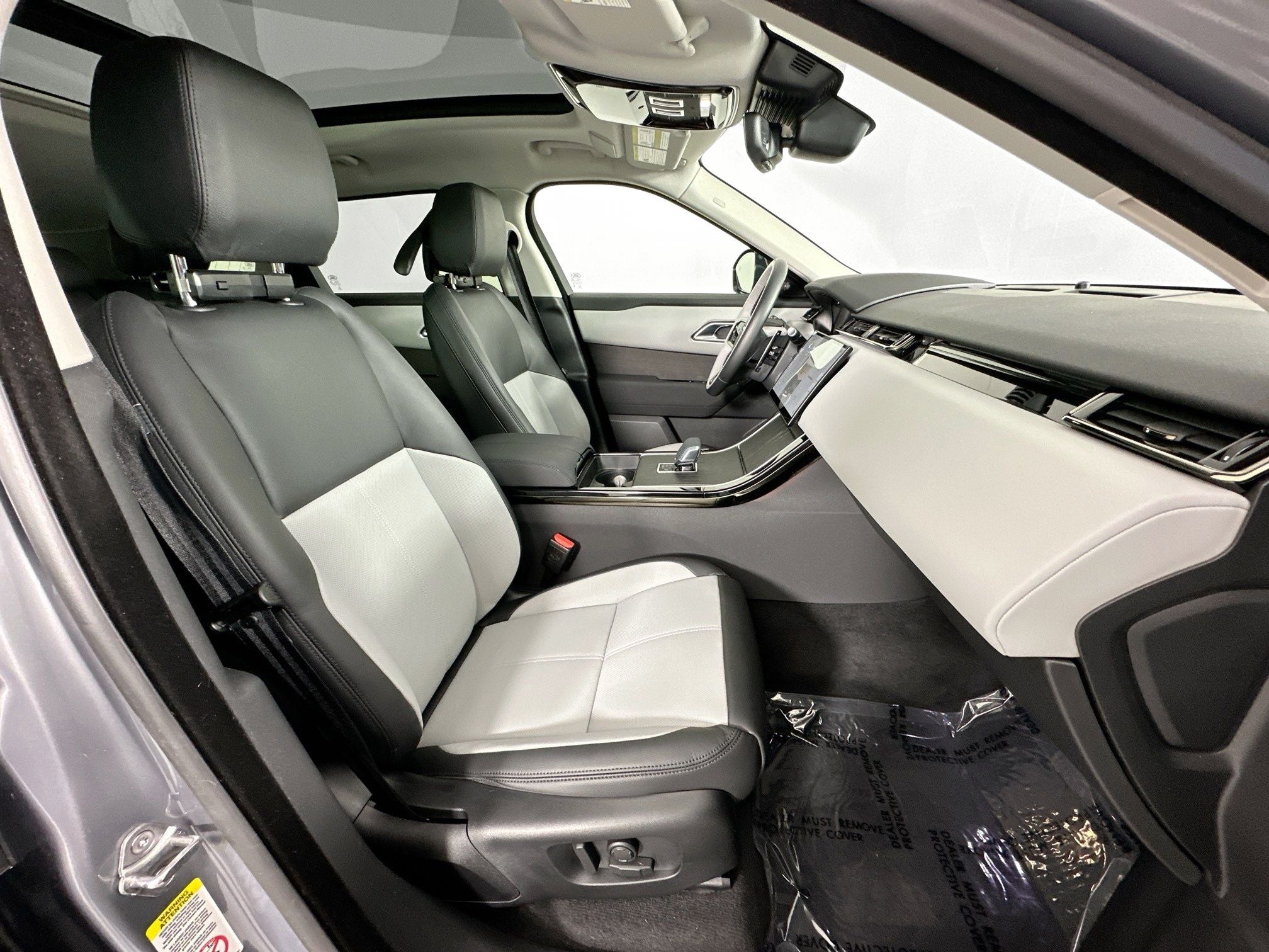 2025 Land Rover Range Rover Velar Dynamic SE