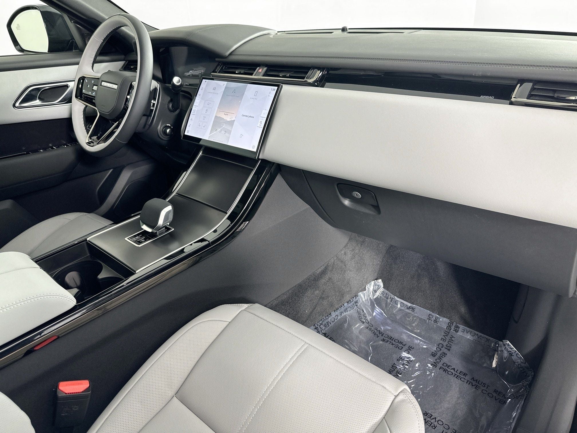 2026 Land Rover Range Rover Velar Dynamic SE