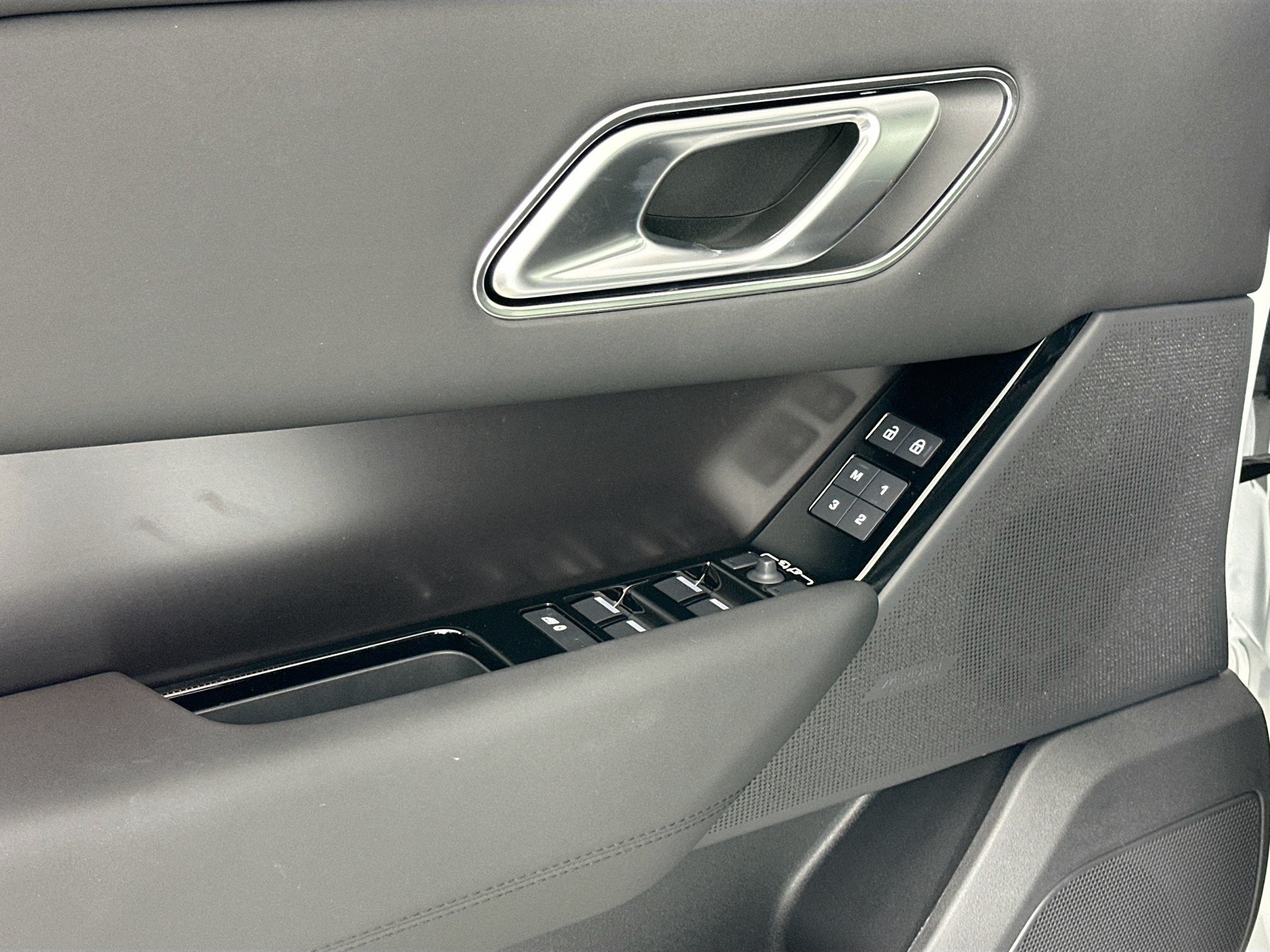 2026 Land Rover Range Rover Velar Dynamic SE