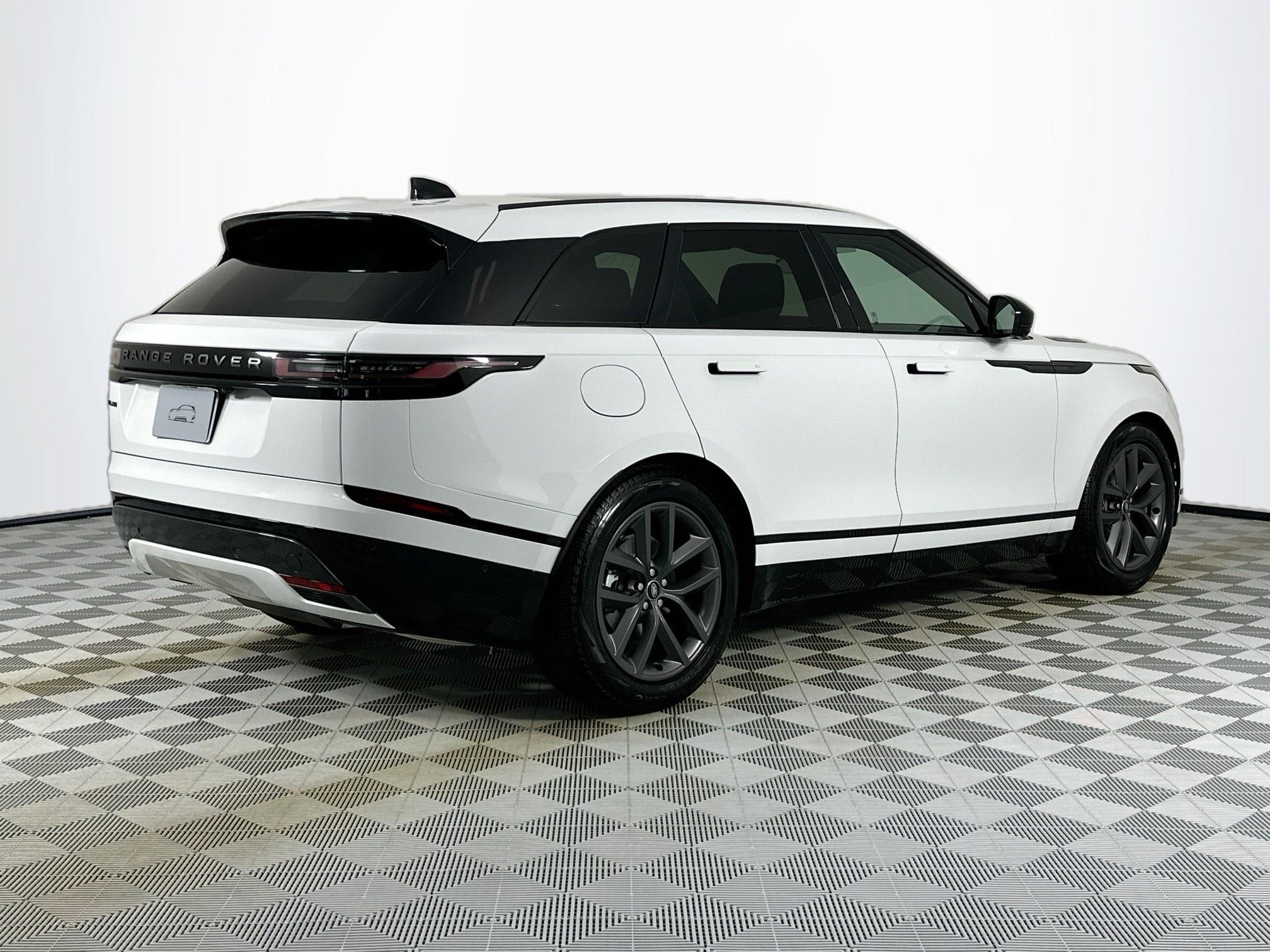 2026 Land Rover Range Rover Velar Dynamic SE