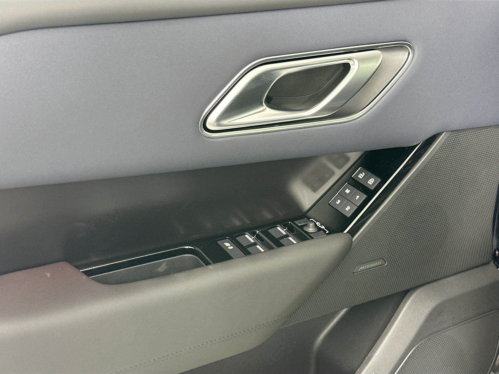 2026 Land Rover Range Rover Velar Dynamic SE