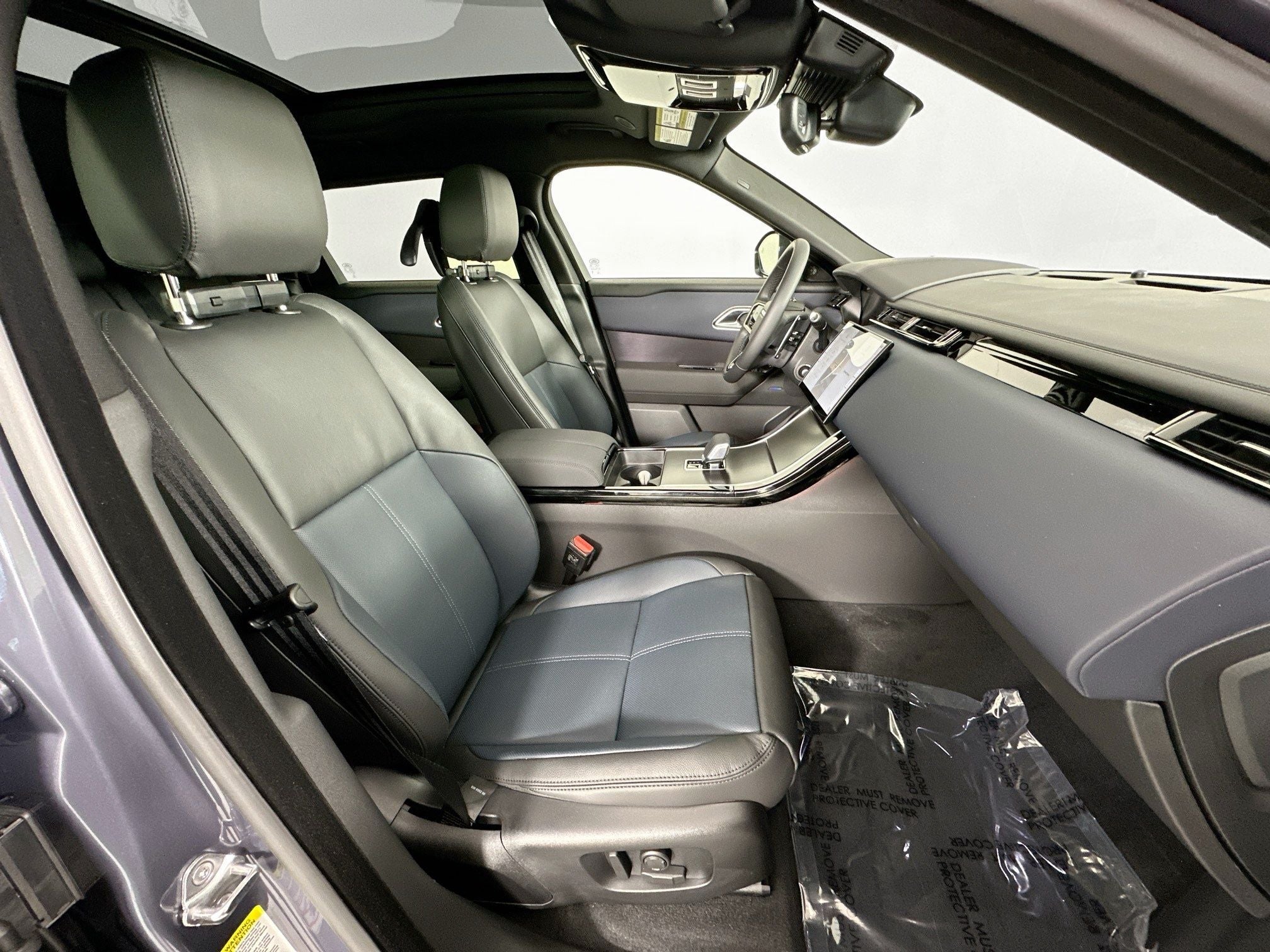 2026 Land Rover Range Rover Velar Dynamic SE