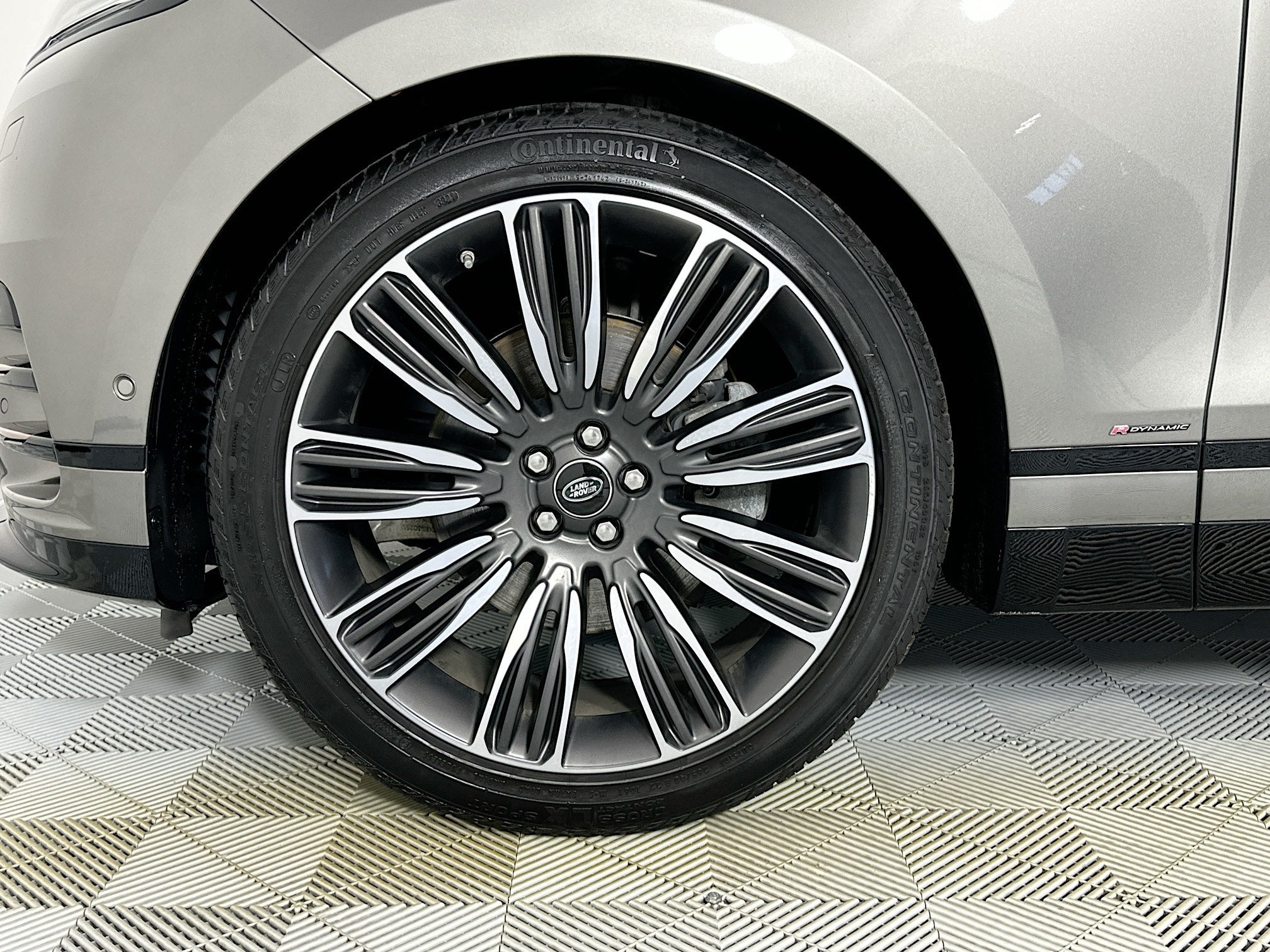 2018 Land Rover Range Rover Velar SE R-Dynamic