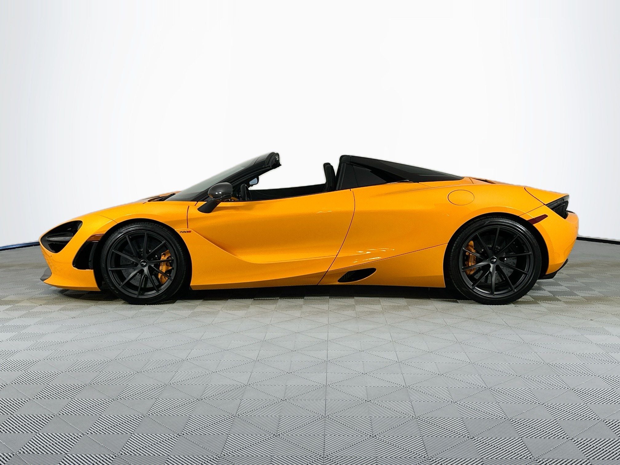 2022 McLaren 720S Performance