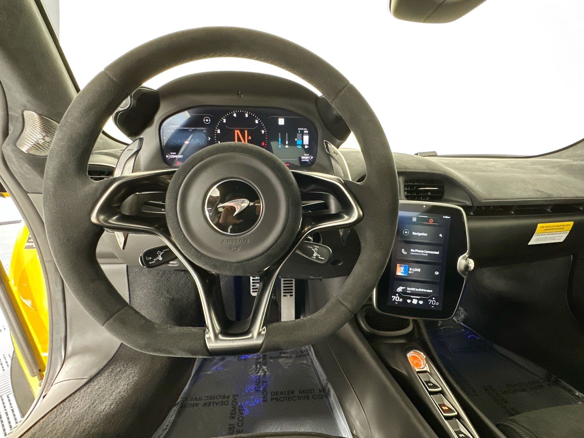 2025 McLaren Artura Base