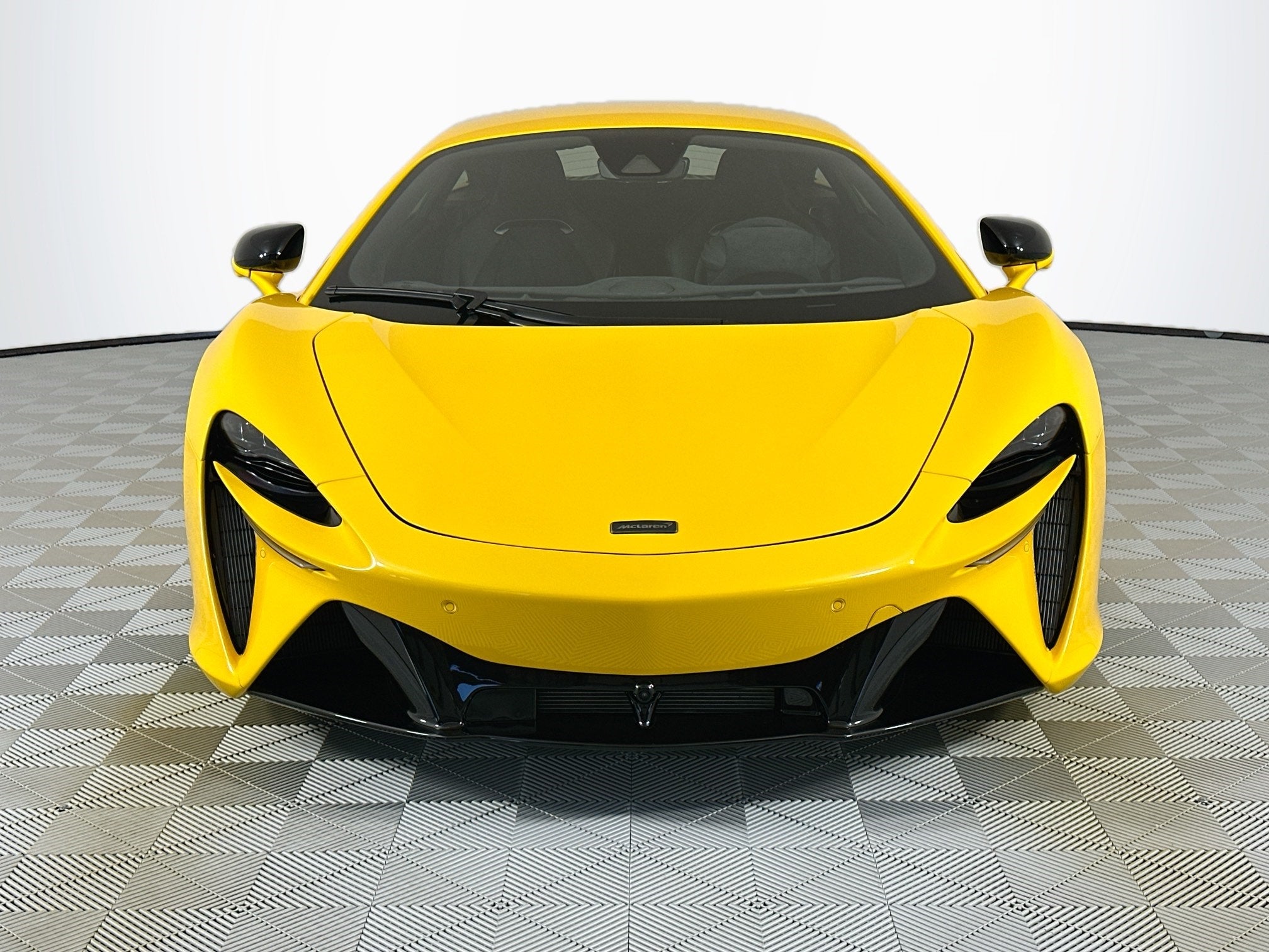 2025 McLaren Artura Base