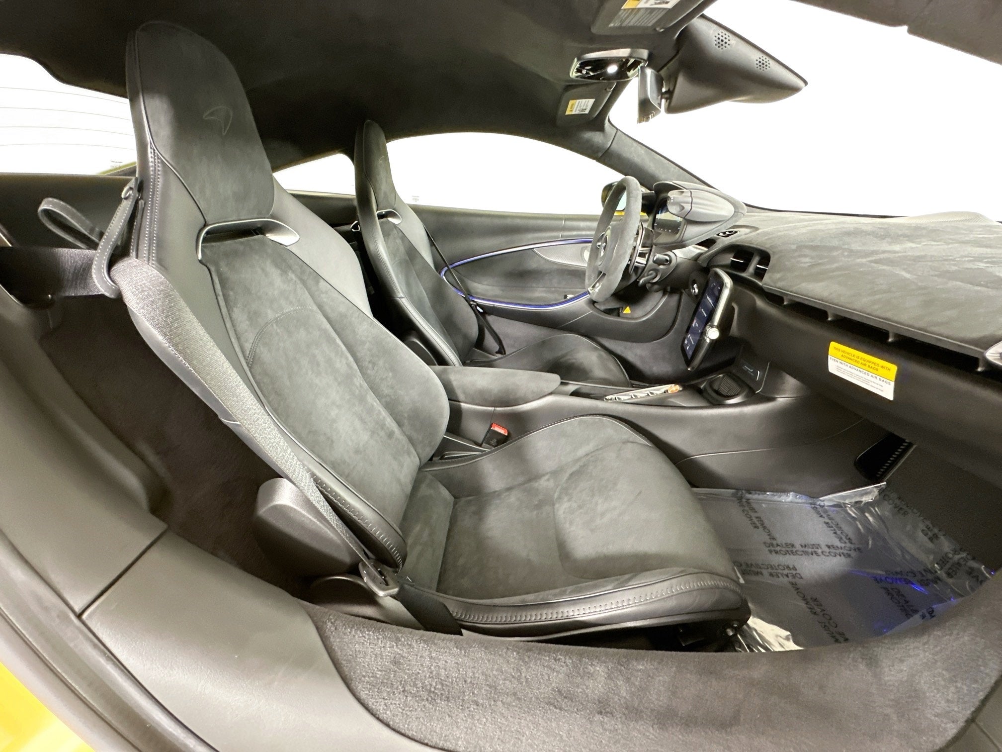 2025 McLaren Artura Base