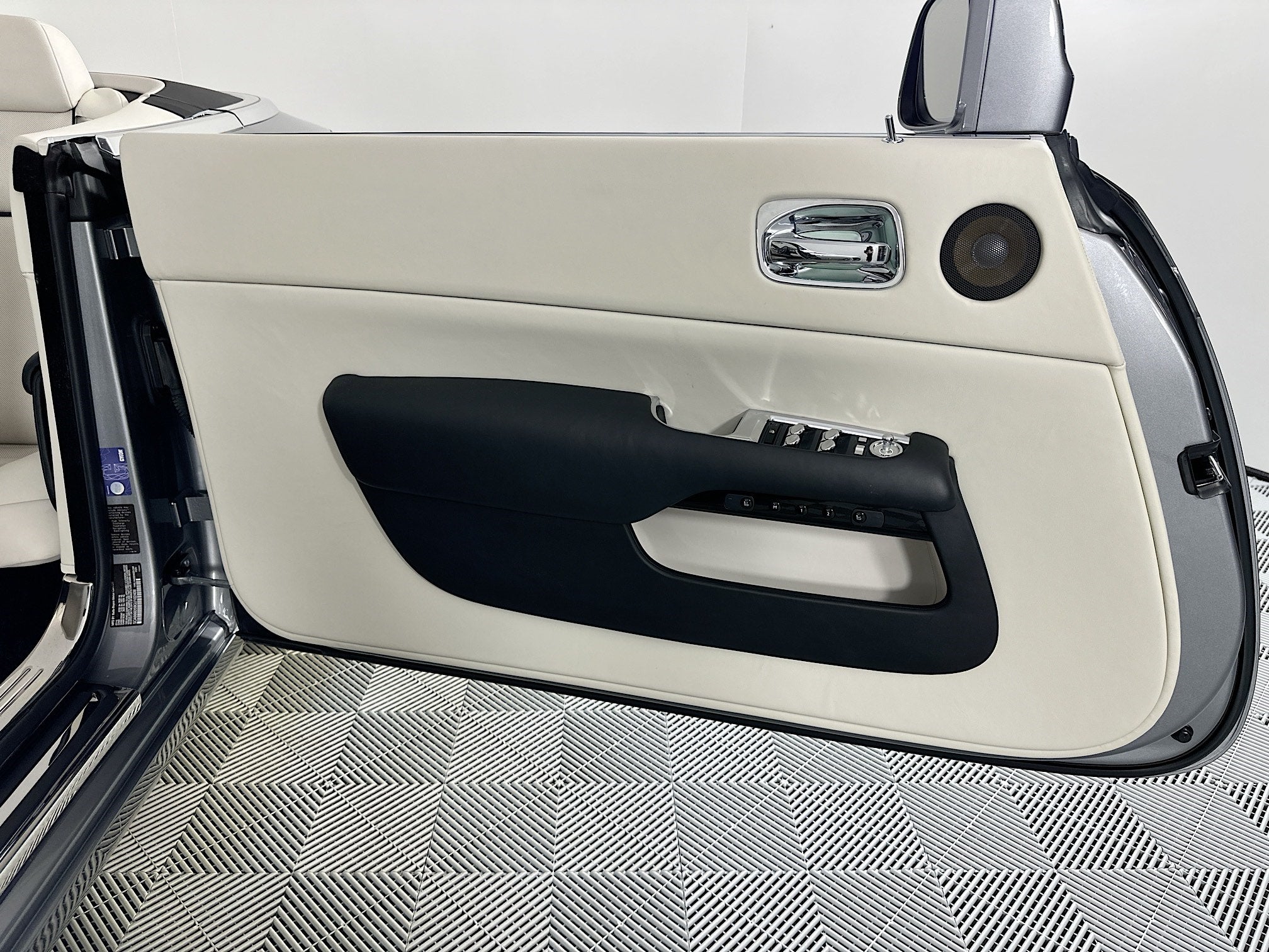 2016 Rolls-Royce Dawn 