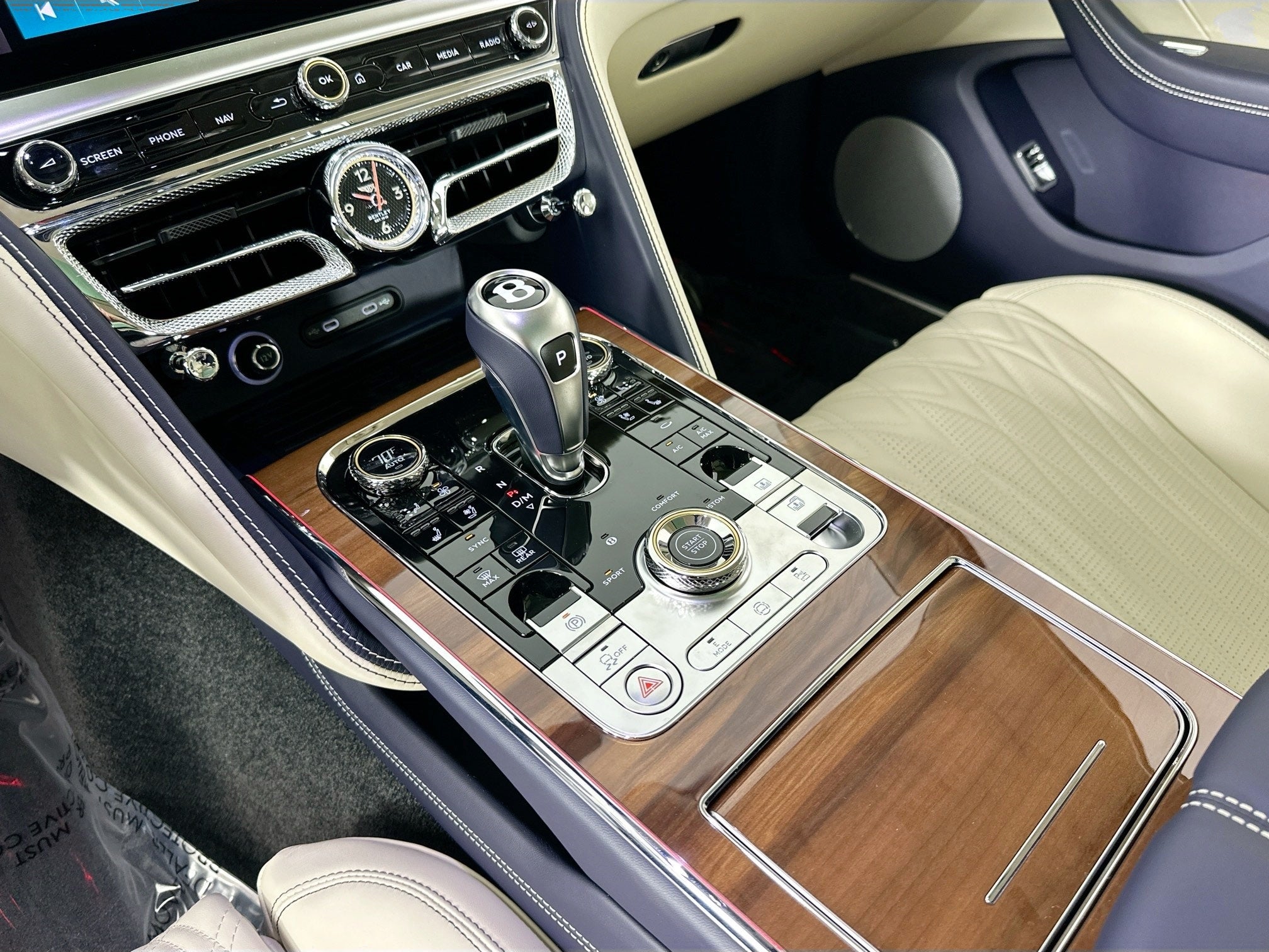 2026 Bentley Flying Spur Azure