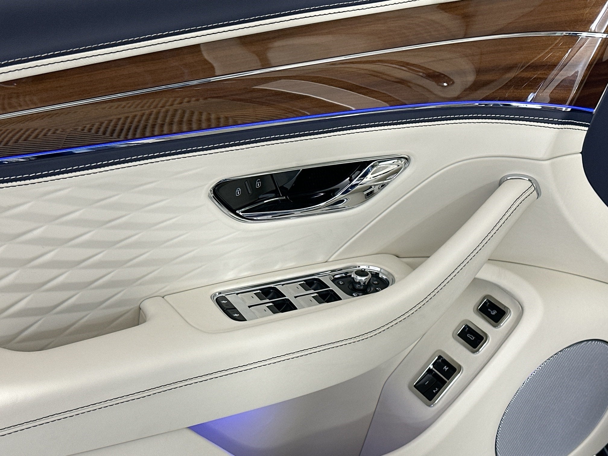 2026 Bentley Flying Spur Azure