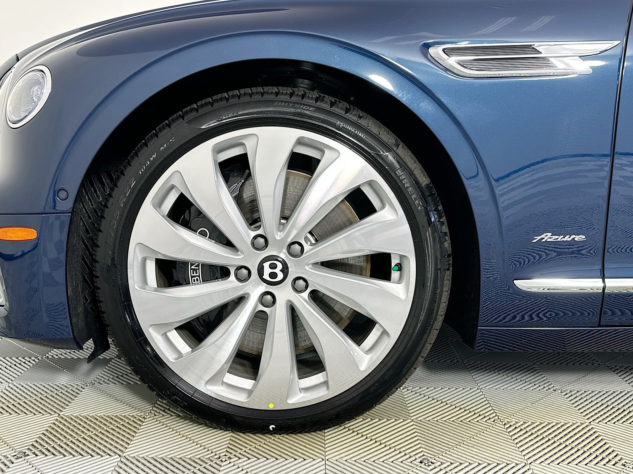 2026 Bentley Flying Spur Azure