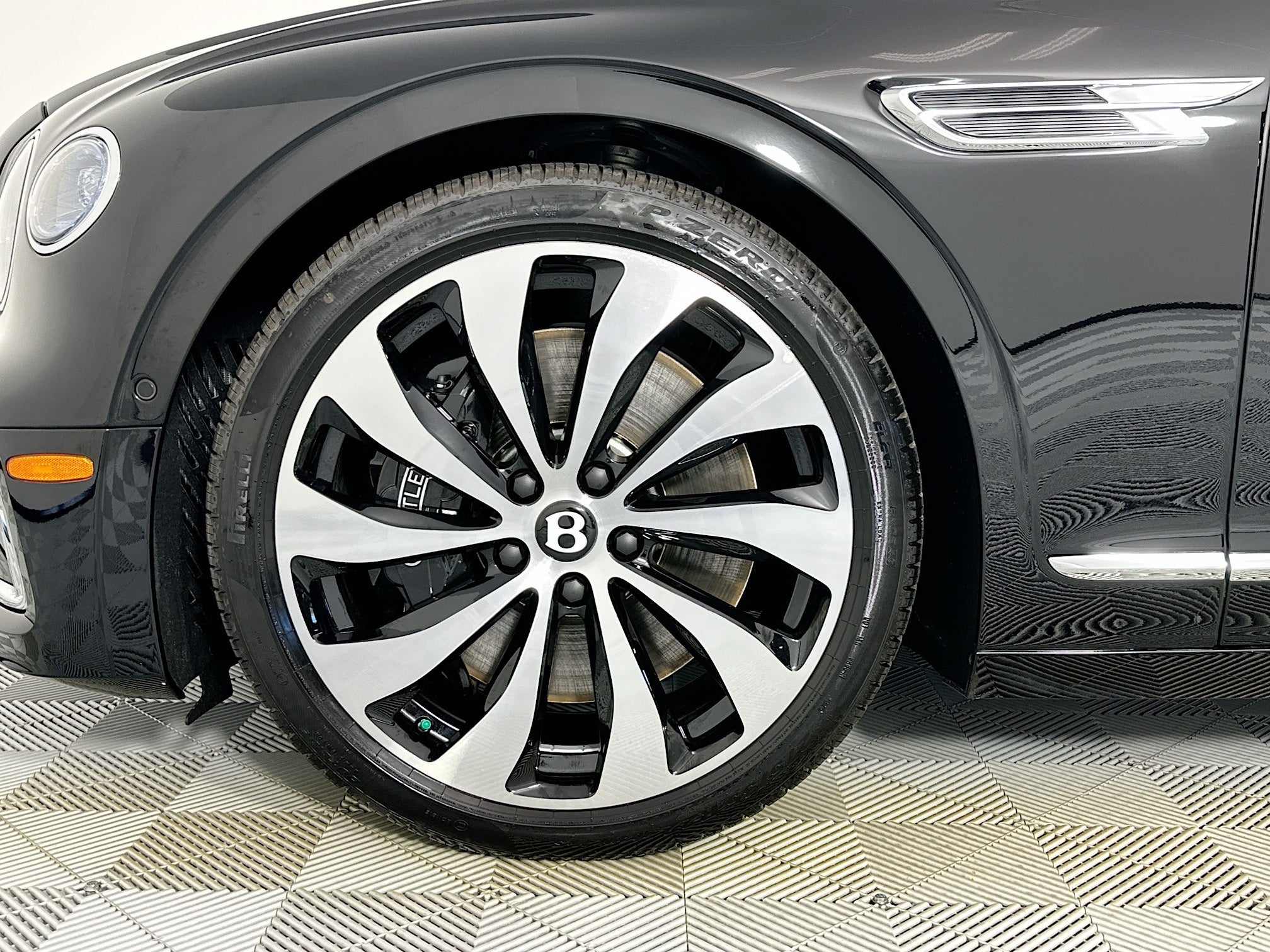 2026 Bentley Flying Spur Base