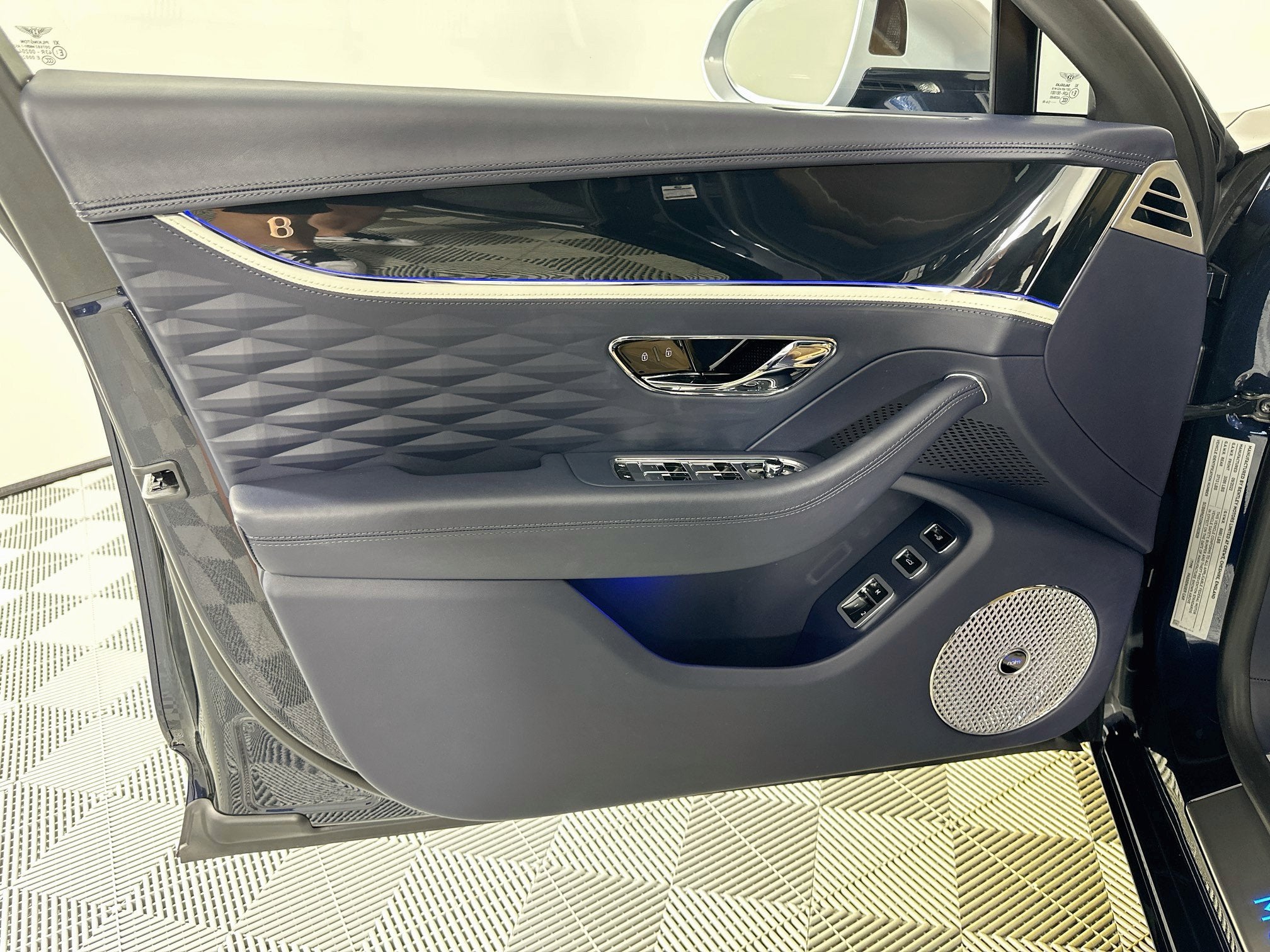 2022 Bentley Flying Spur Hybrid Mulliner