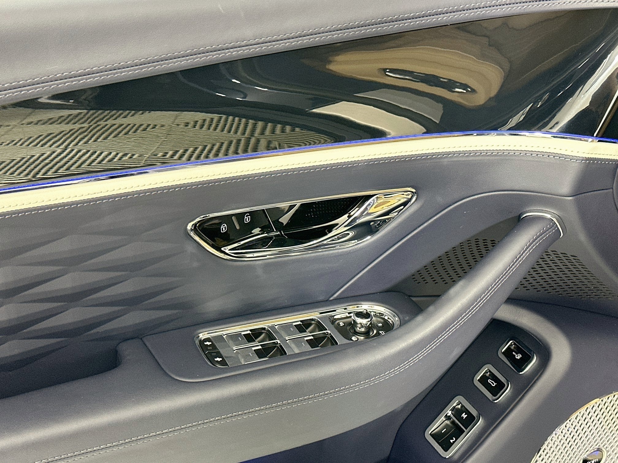 2022 Bentley Flying Spur Hybrid Mulliner