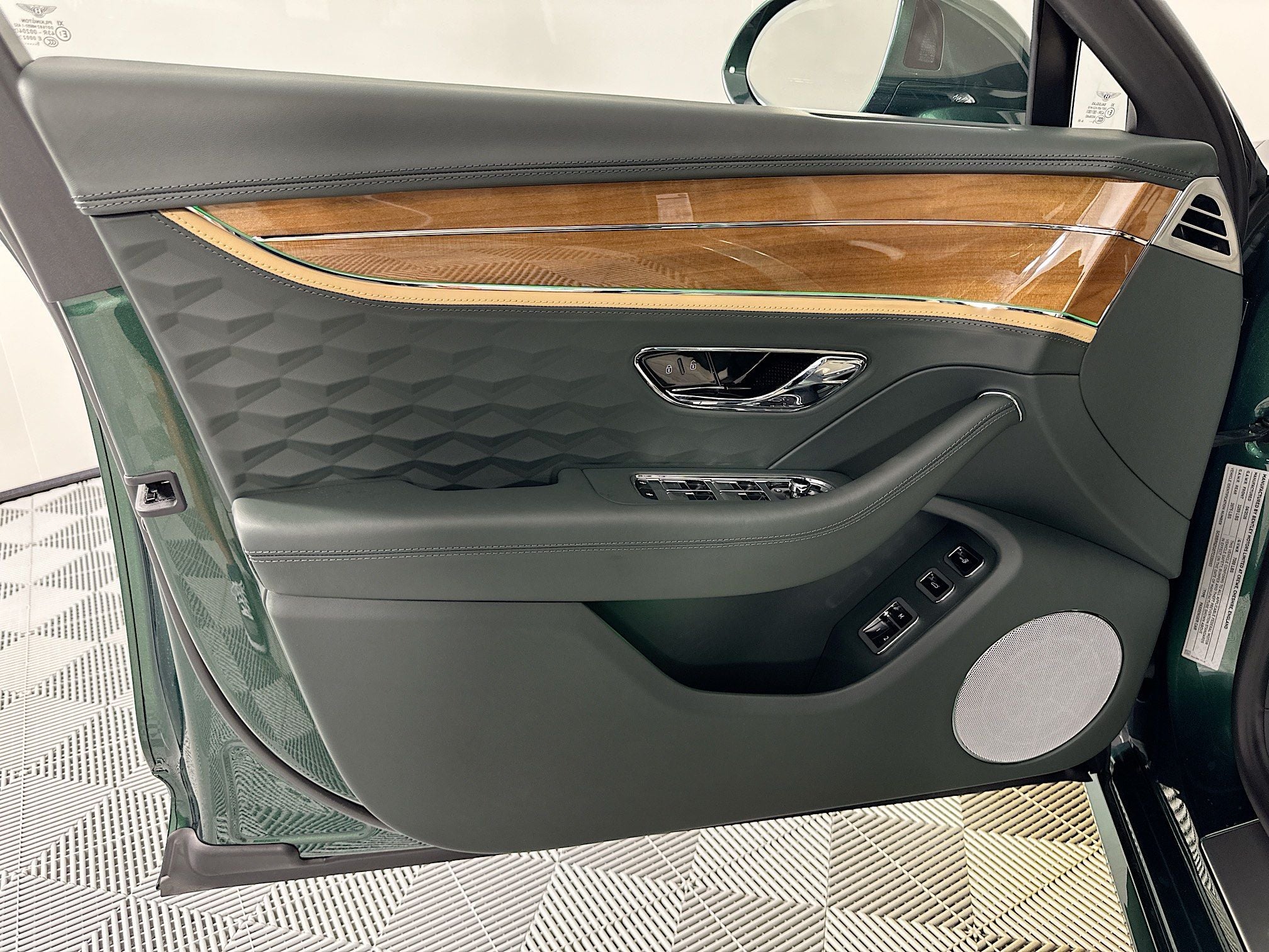 2026 Bentley Flying Spur Mulliner