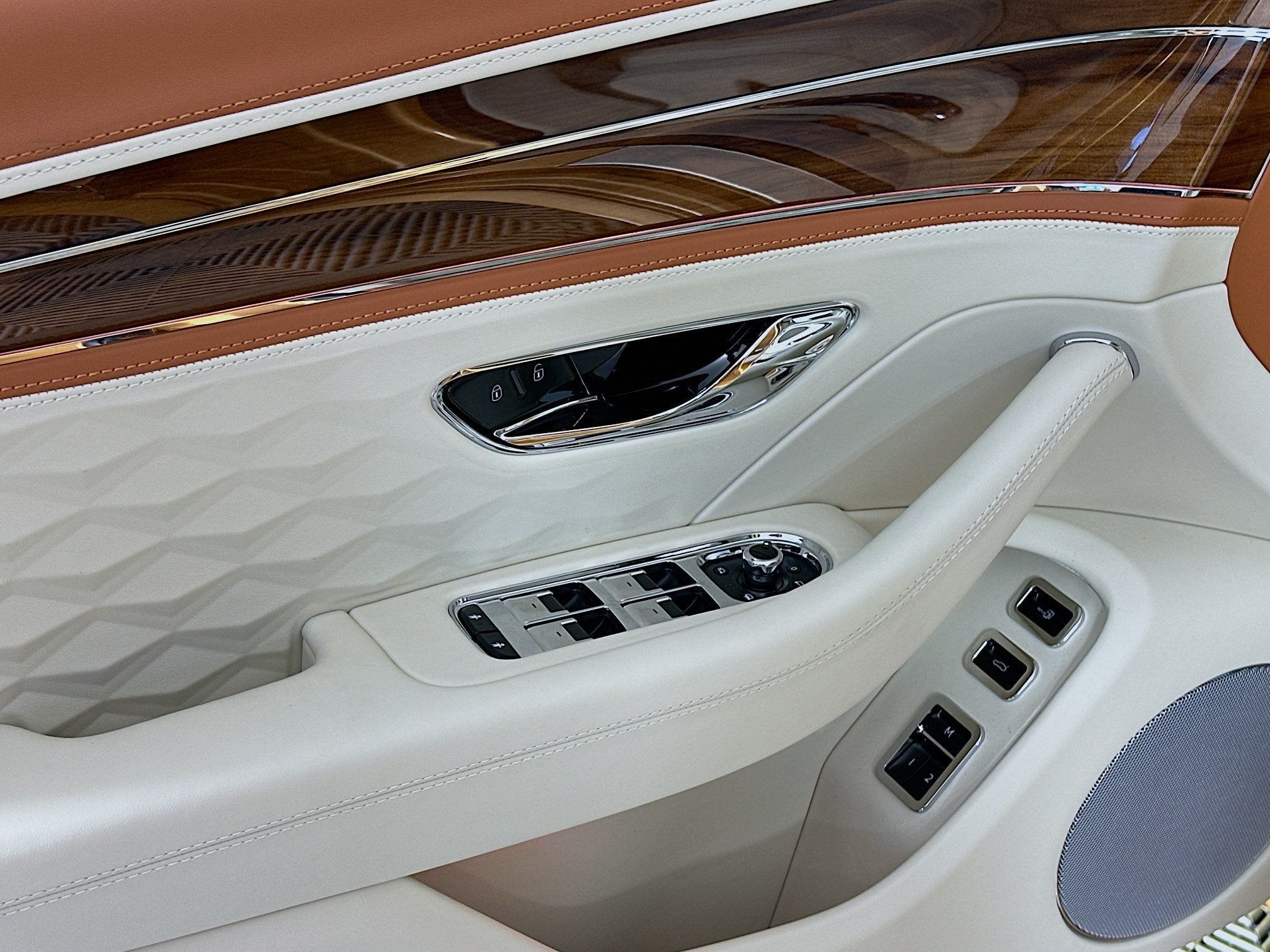 2026 Bentley Flying Spur Mulliner