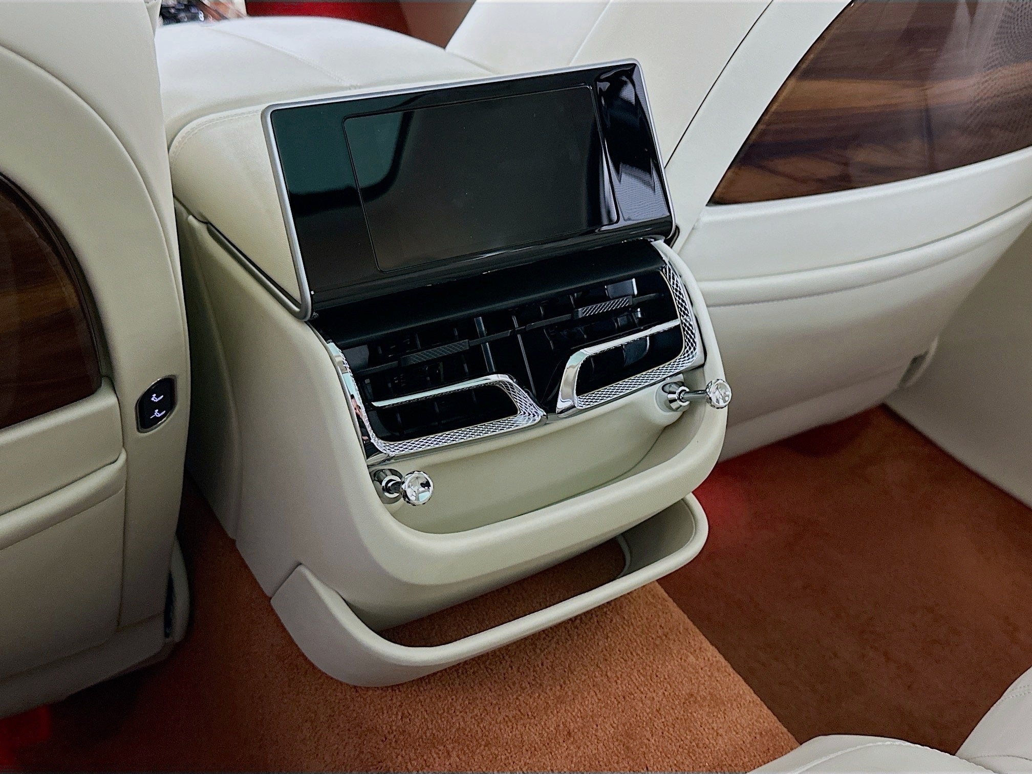 2026 Bentley Flying Spur Mulliner