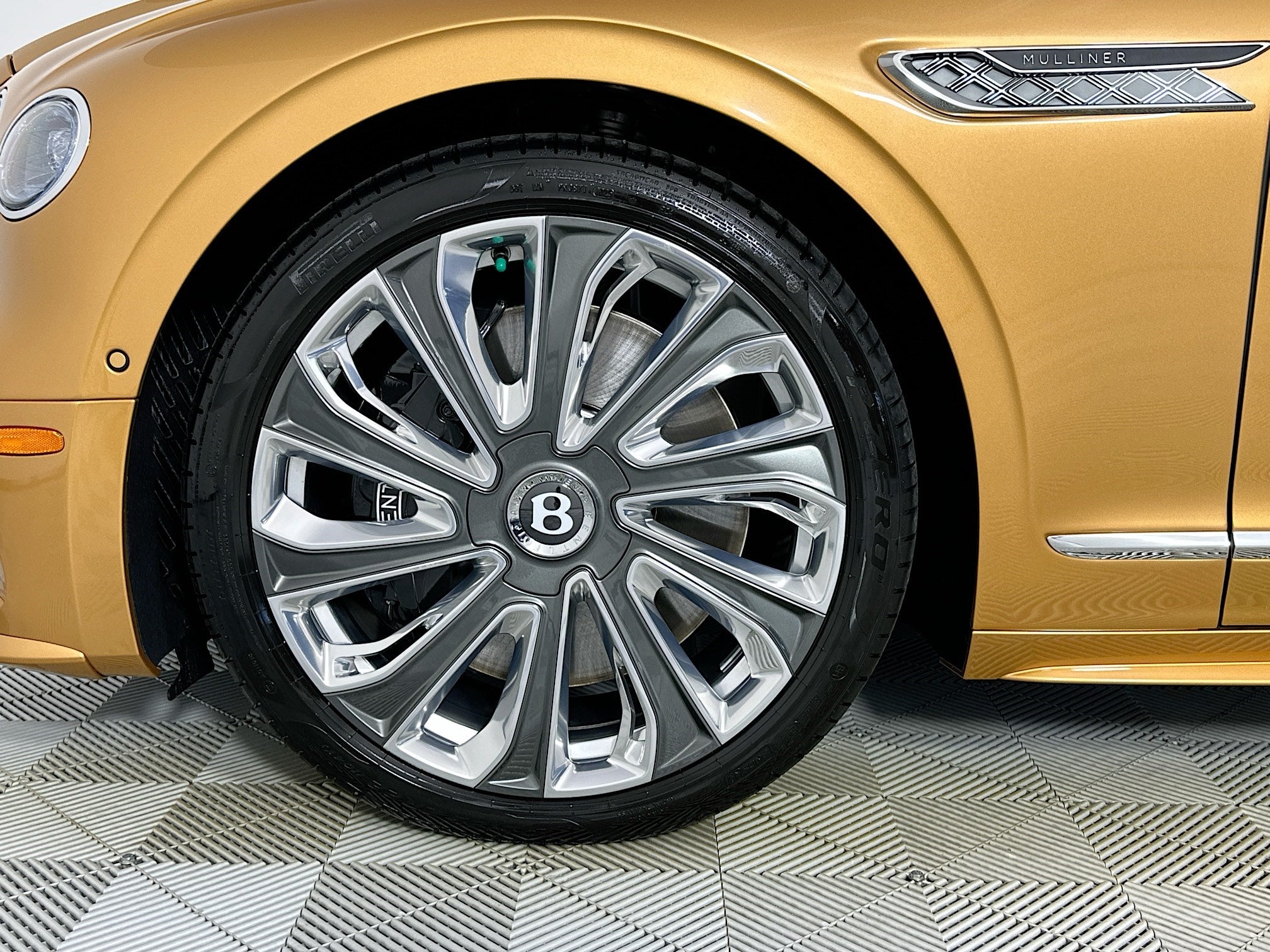 2026 Bentley Flying Spur Mulliner