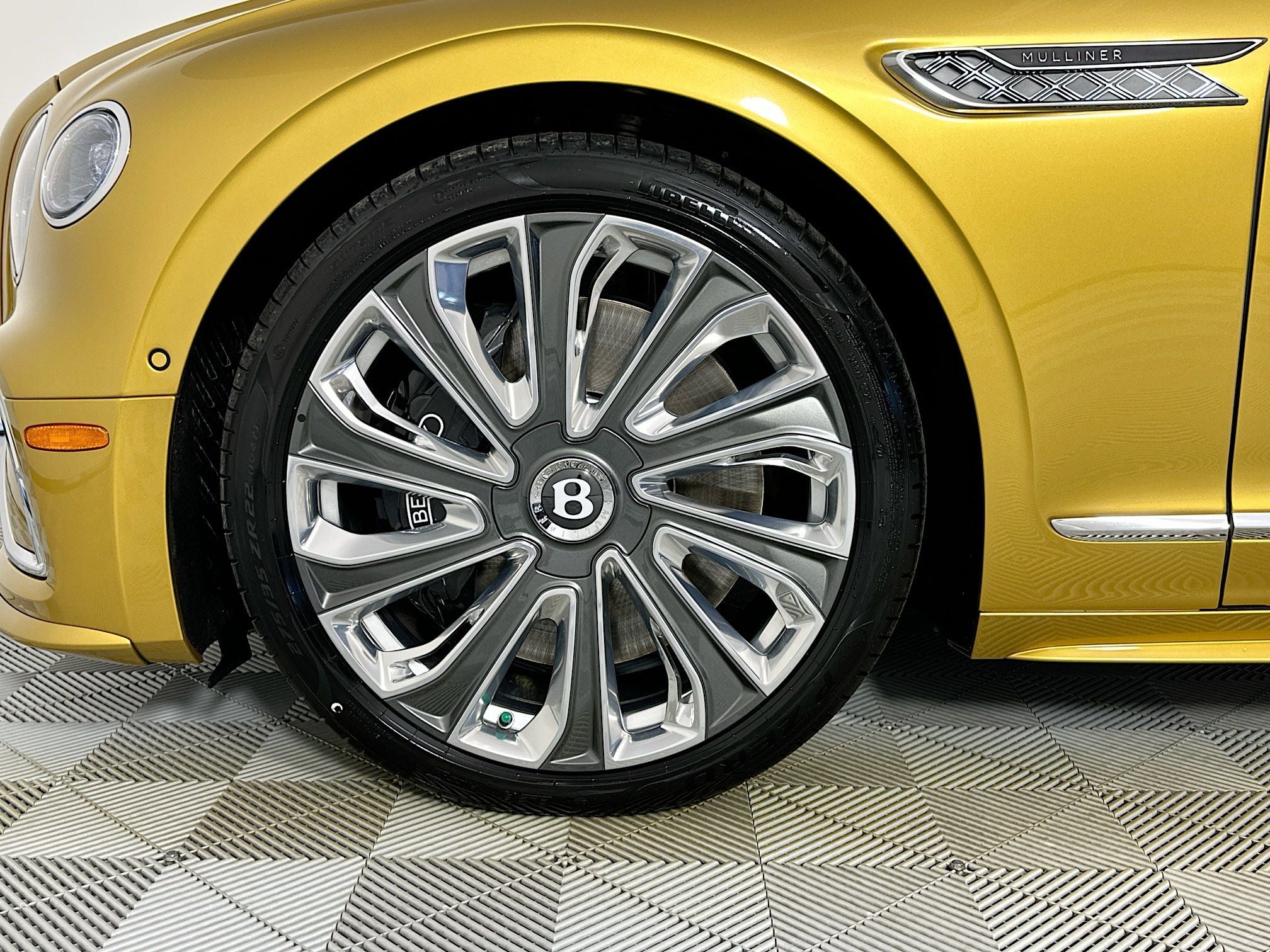 2026 Bentley Flying Spur Mulliner