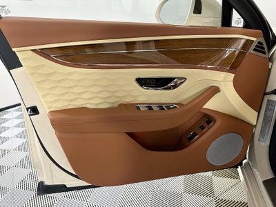 2026 Bentley Flying Spur Mulliner