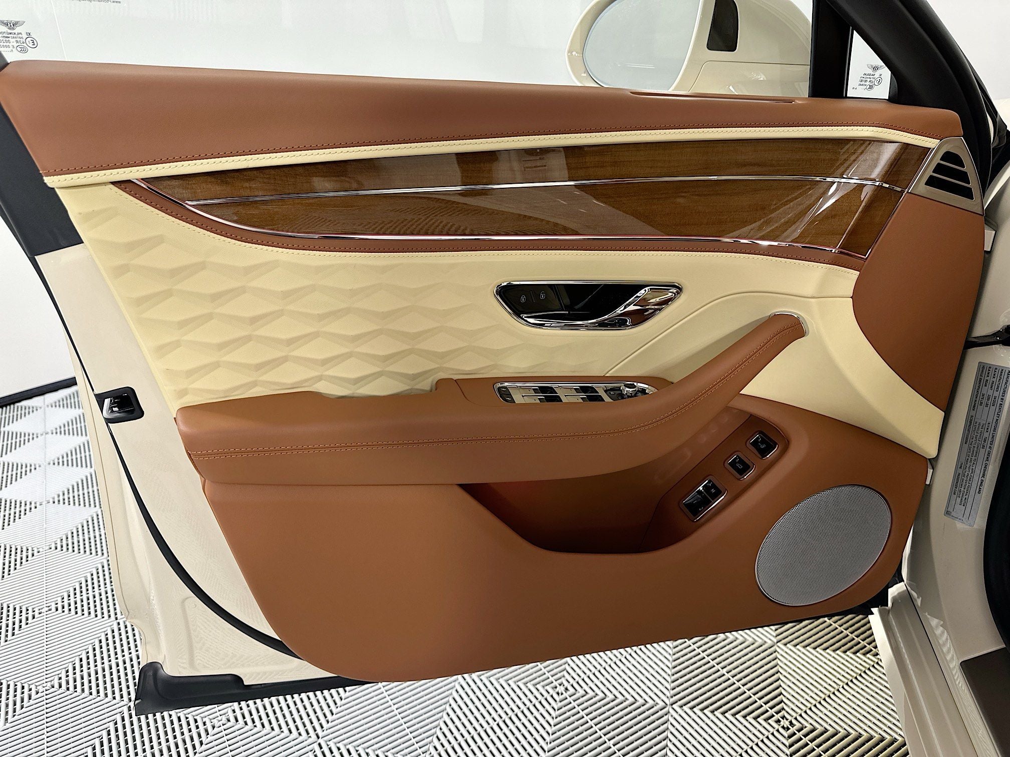 2026 Bentley Flying Spur Mulliner