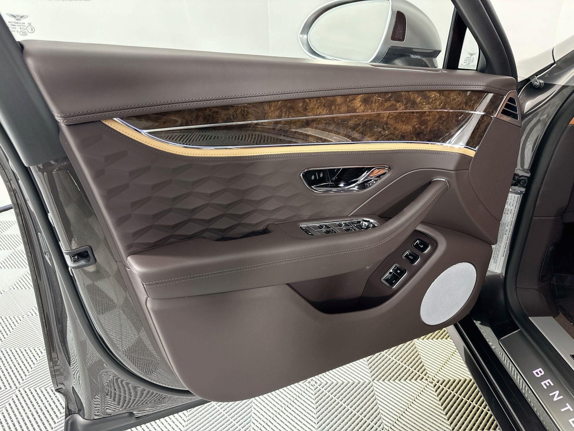 2026 Bentley Flying Spur Mulliner