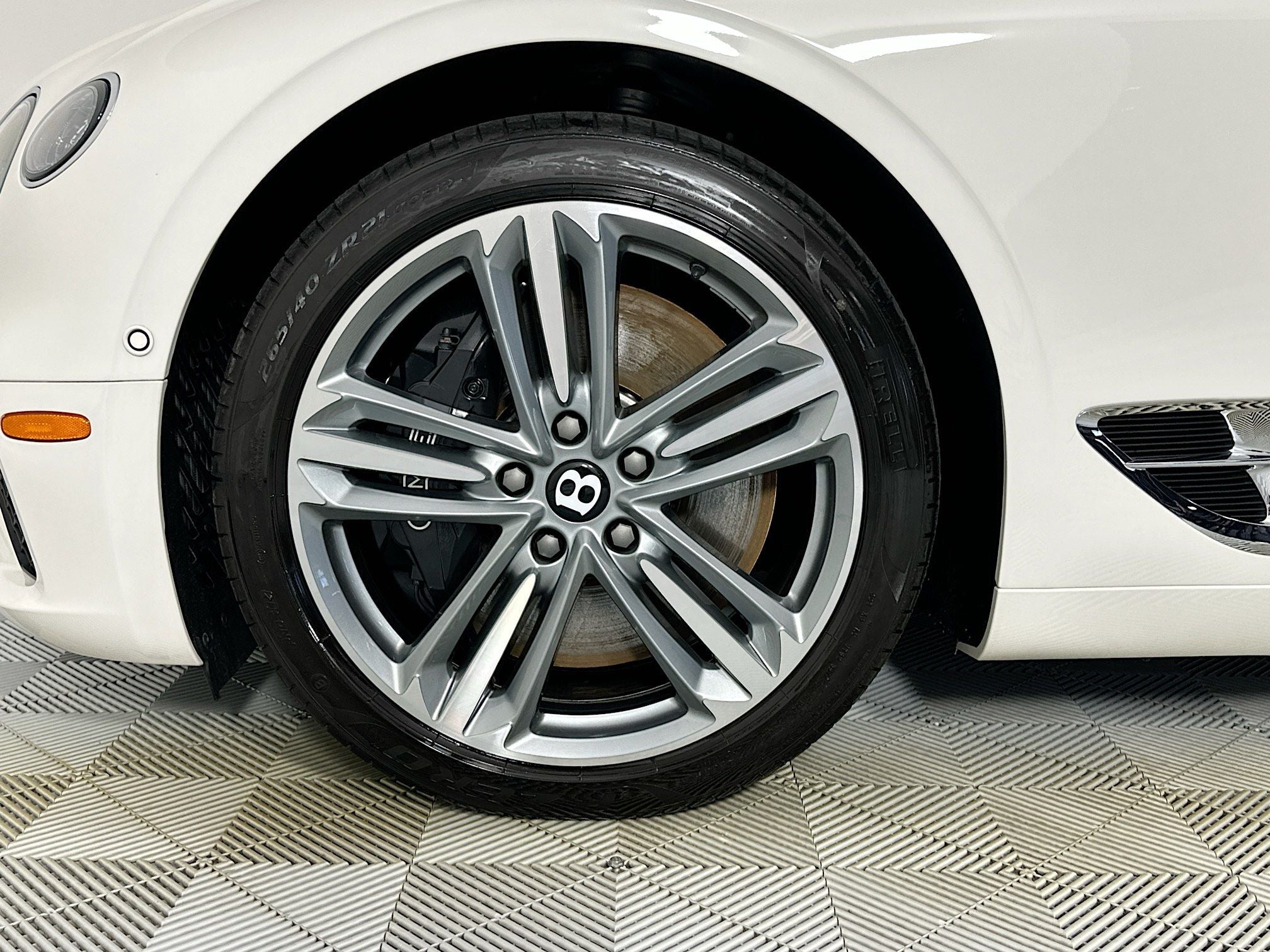 2023 Bentley Continental GTC V8