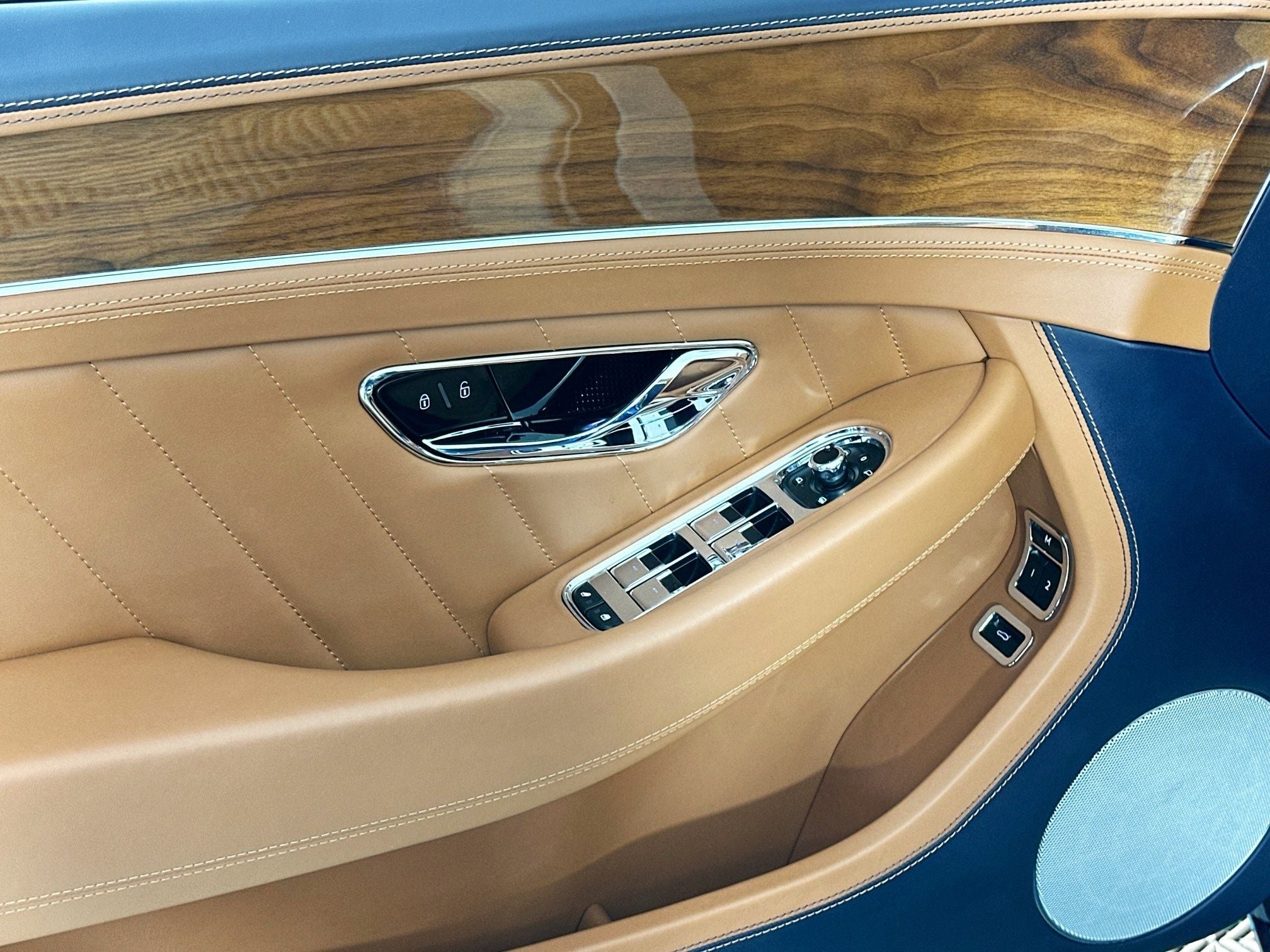 2024 Bentley Continental GTC V8 Edition 8