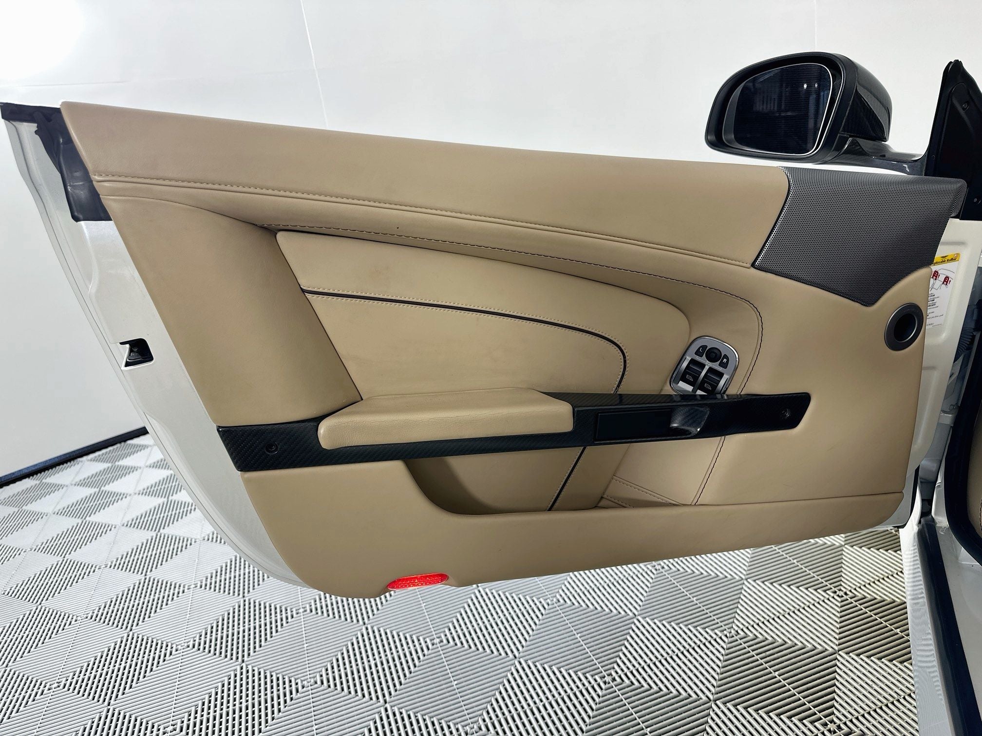 2015 Aston Martin DB9 Volante