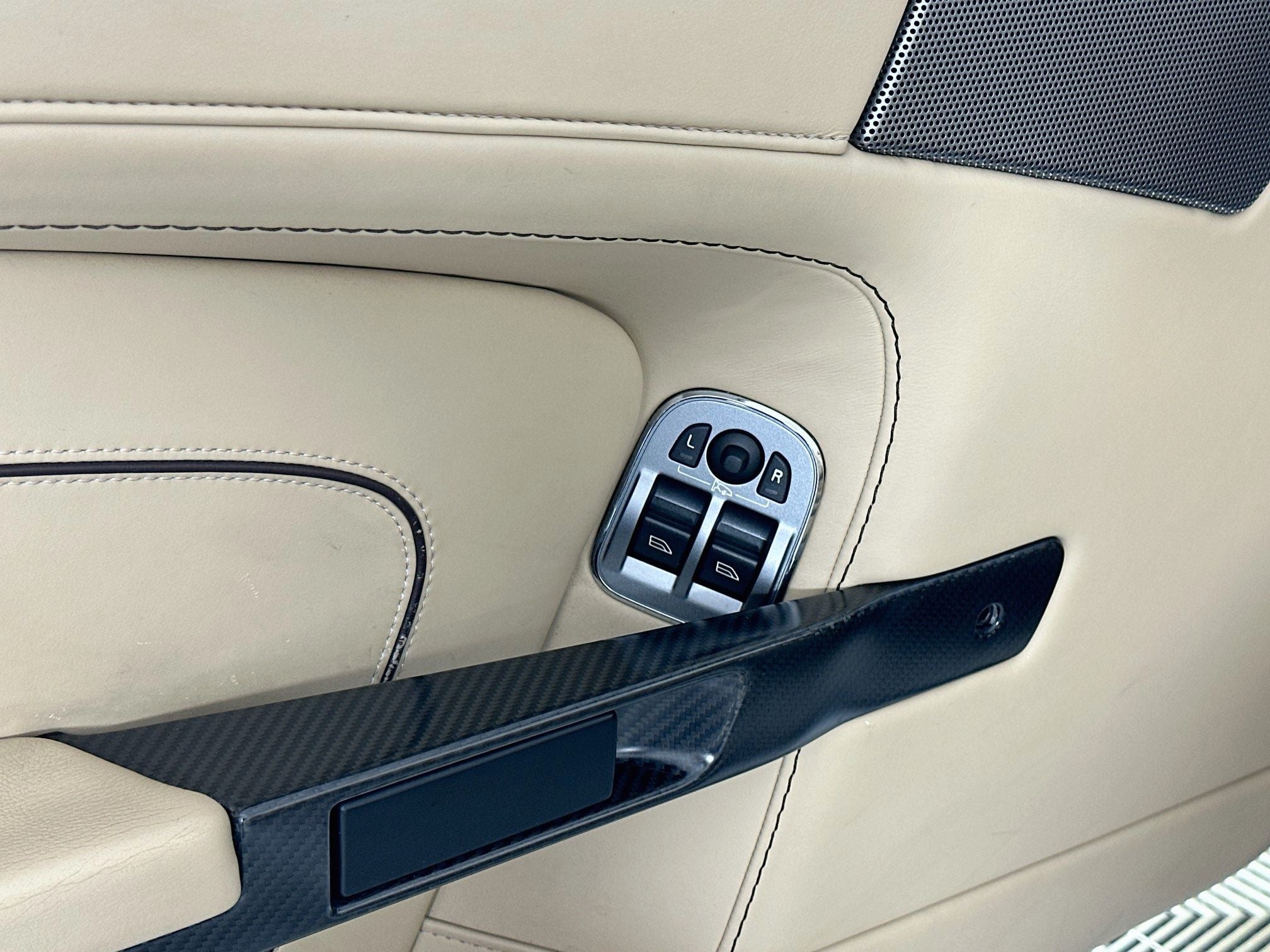2015 Aston Martin DB9 Volante