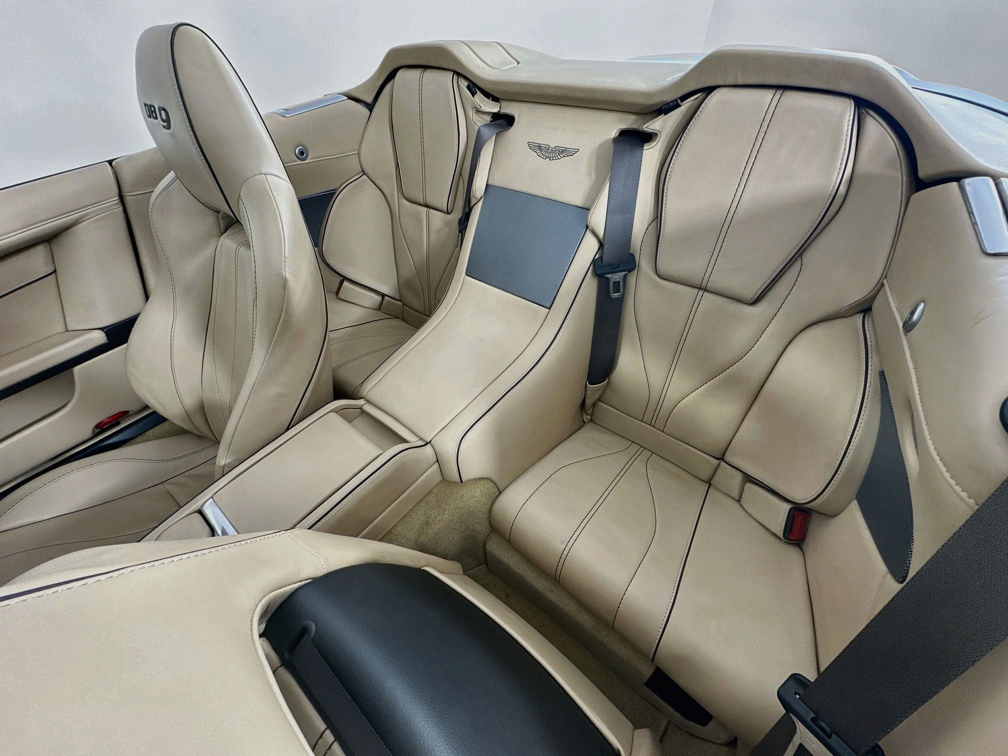 2015 Aston Martin DB9 Volante