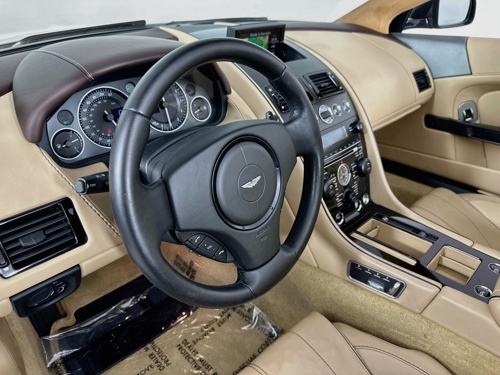 2015 Aston Martin DB9 Volante
