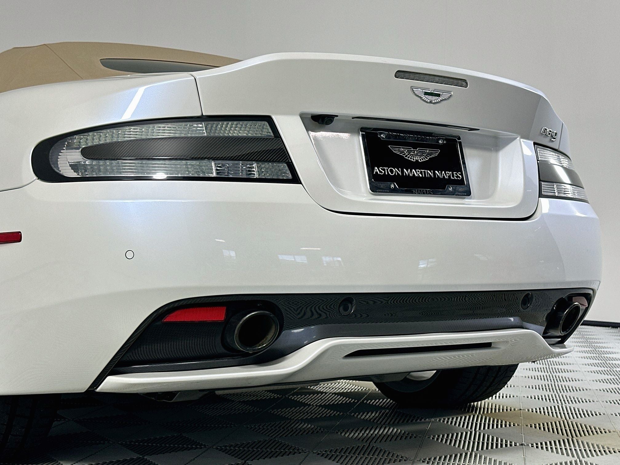 2015 Aston Martin DB9 Volante