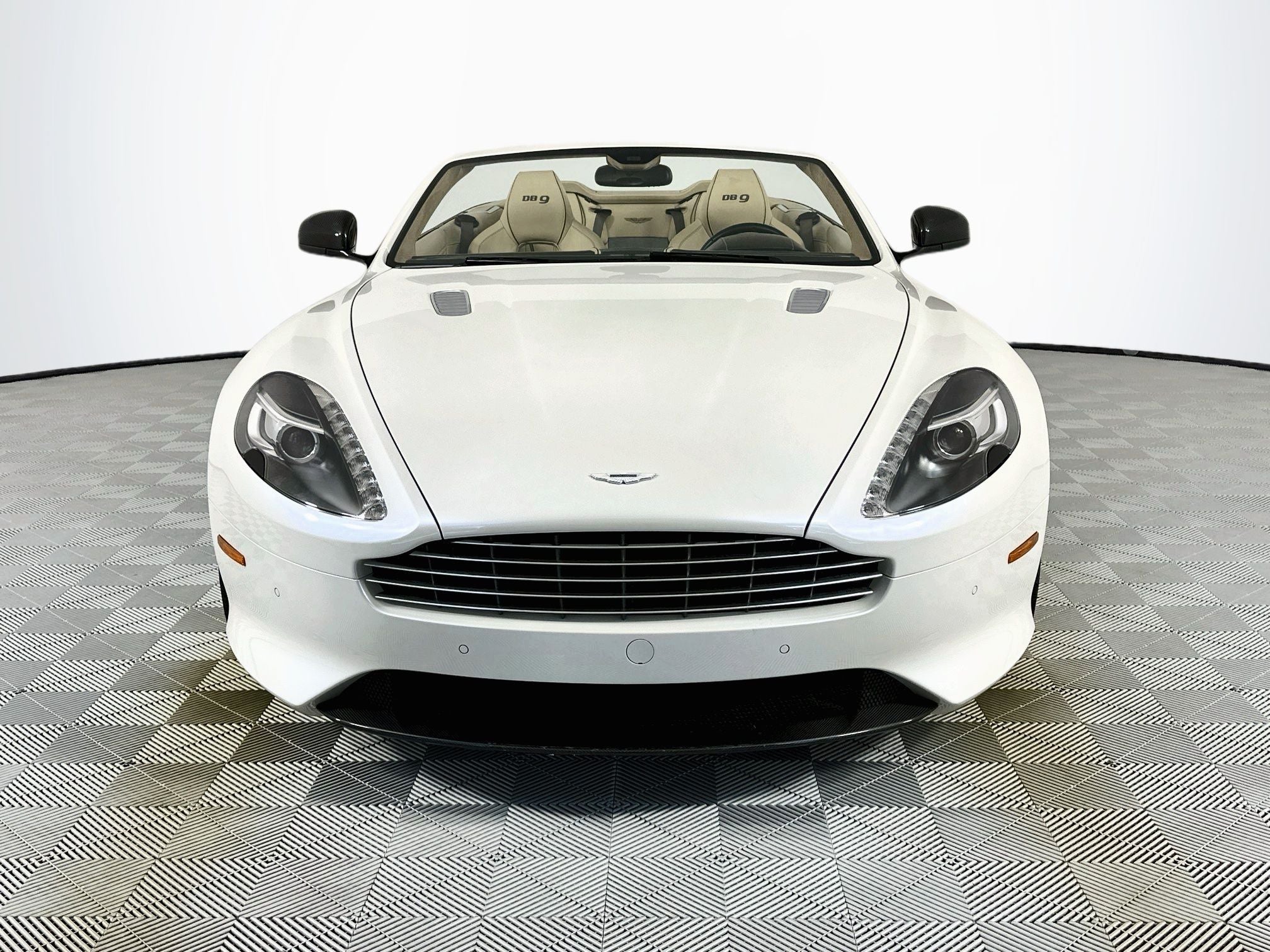 2015 Aston Martin DB9 Volante
