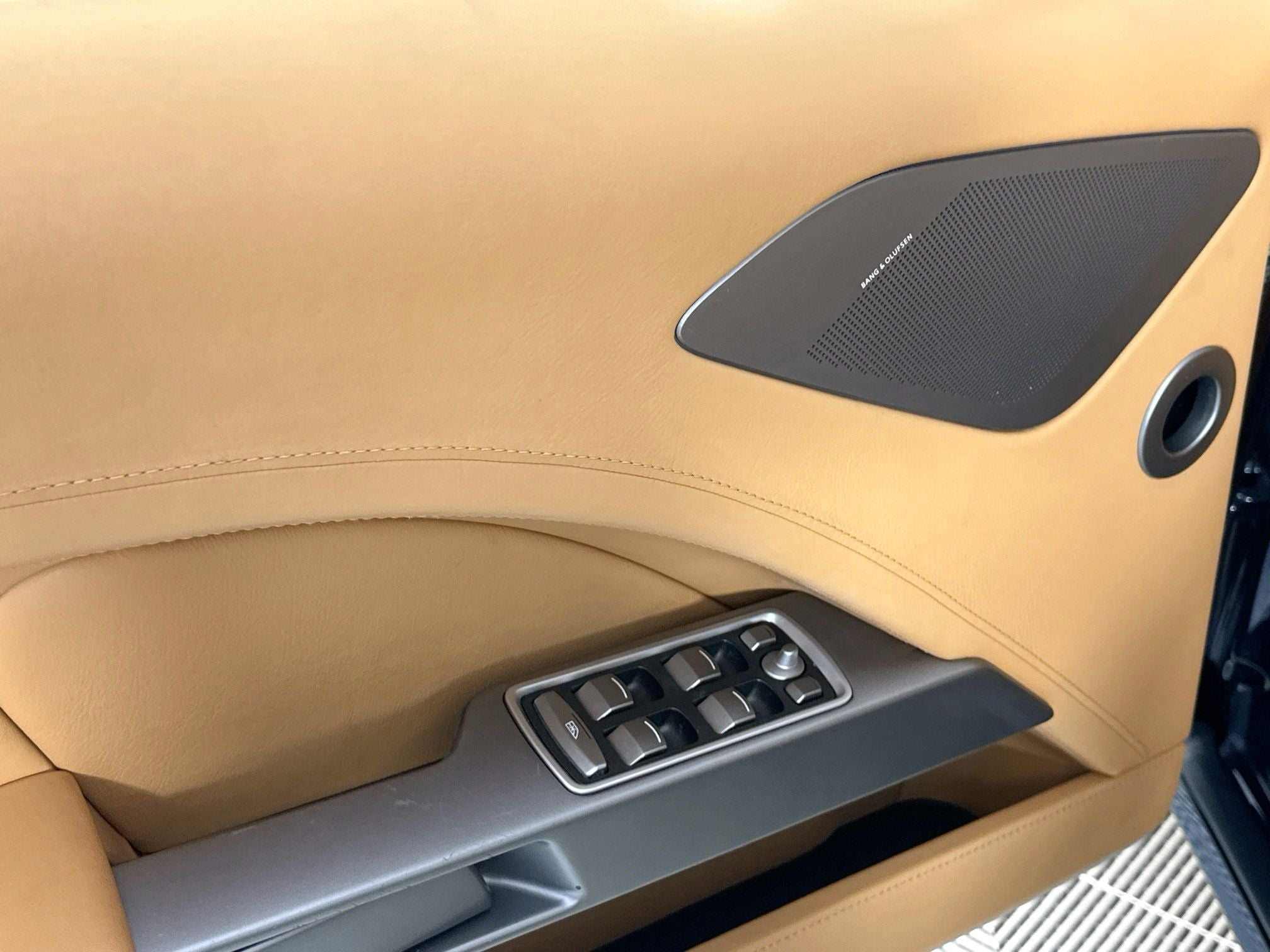 2011 Aston Martin Rapide Base