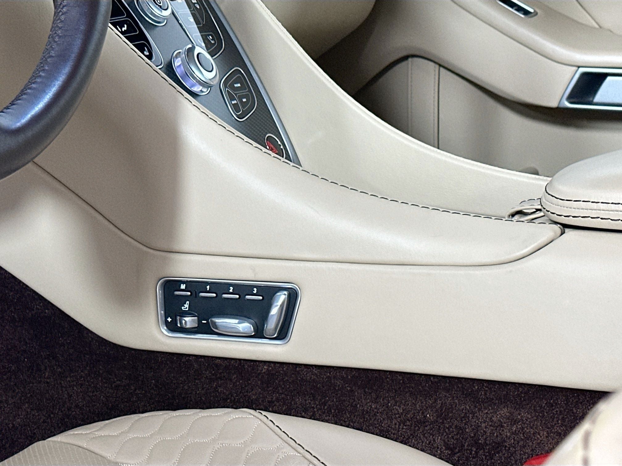 2017 Aston Martin Vanquish Base