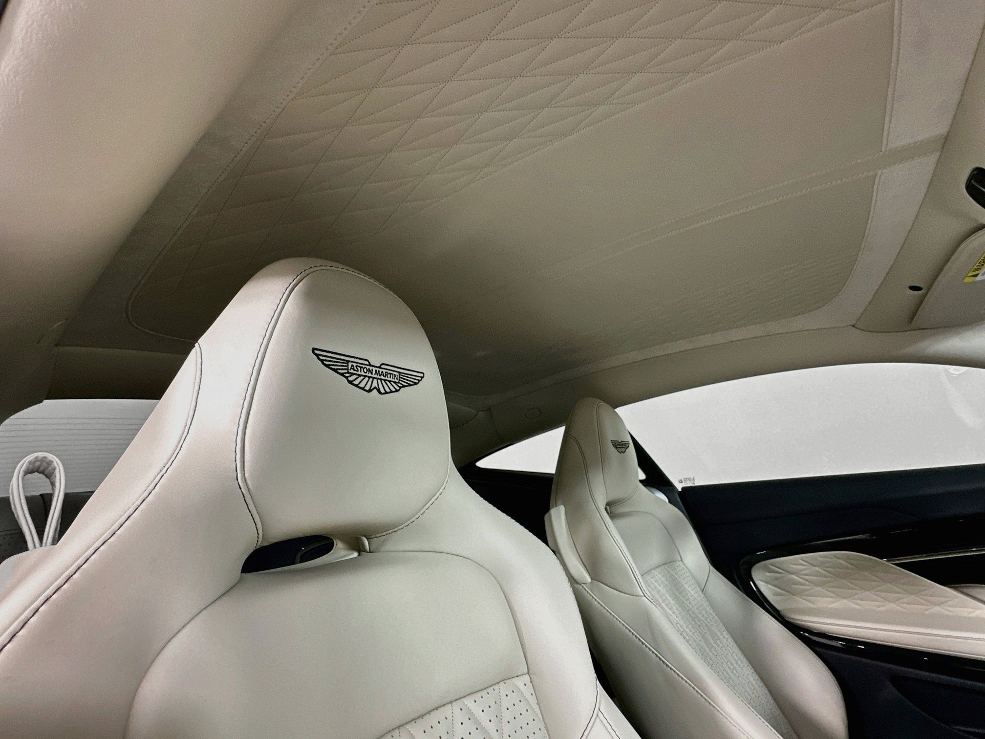 2025 Aston Martin DB12 Base