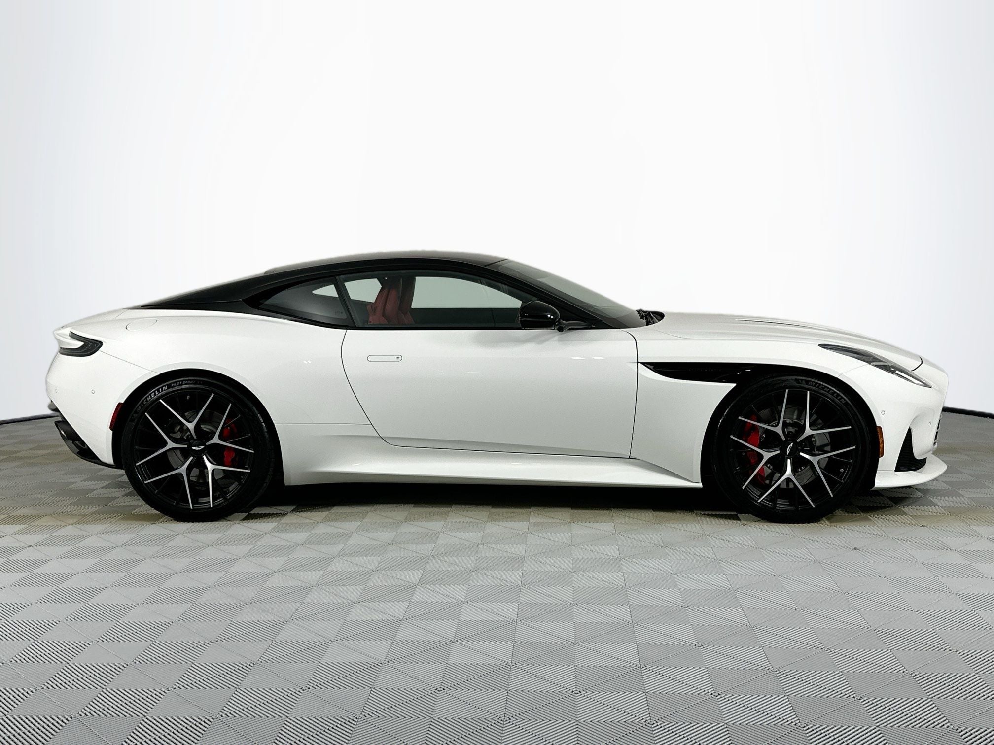 2024 Aston Martin DB12 Base