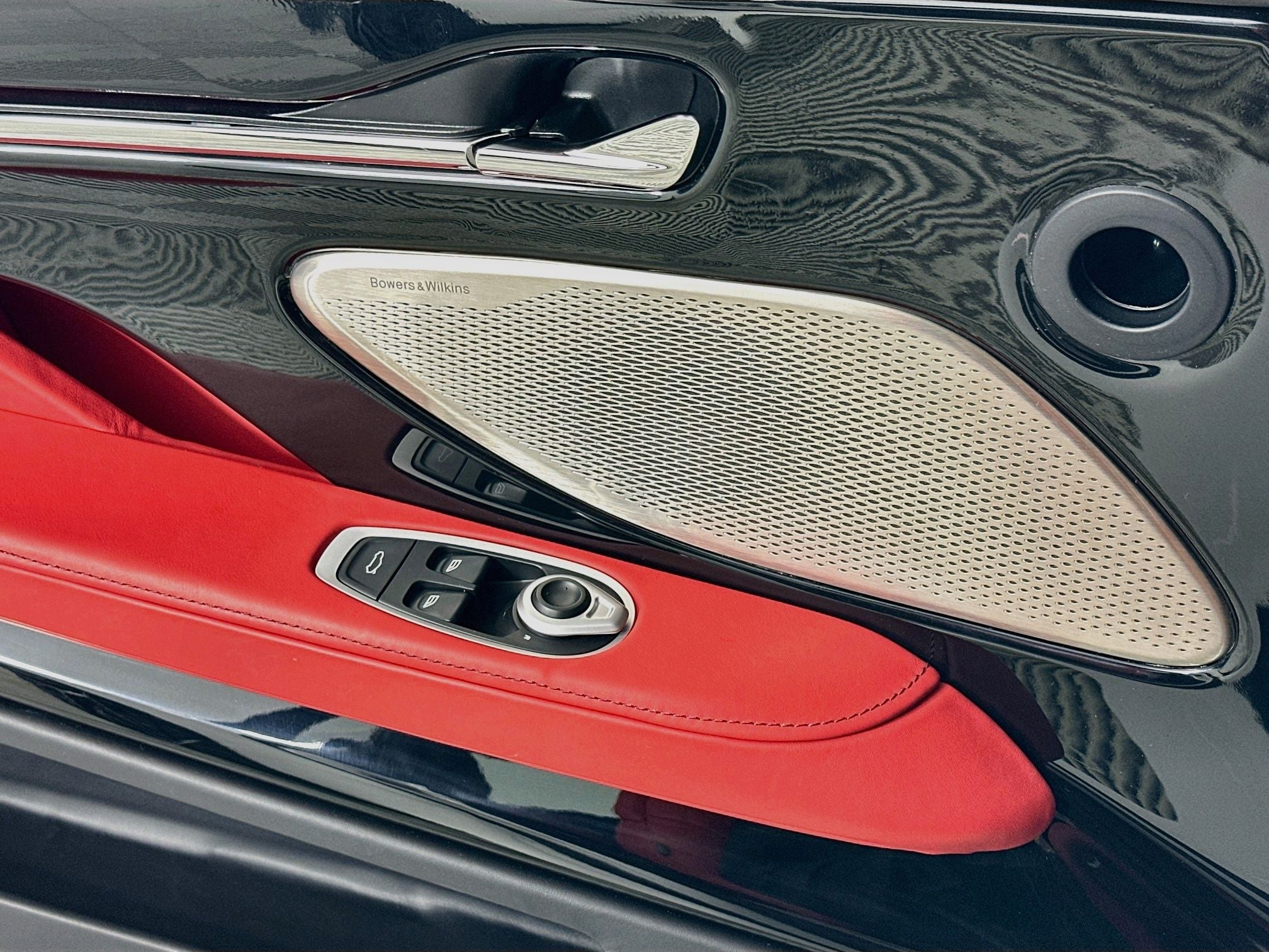 2024 Aston Martin DB12 Base