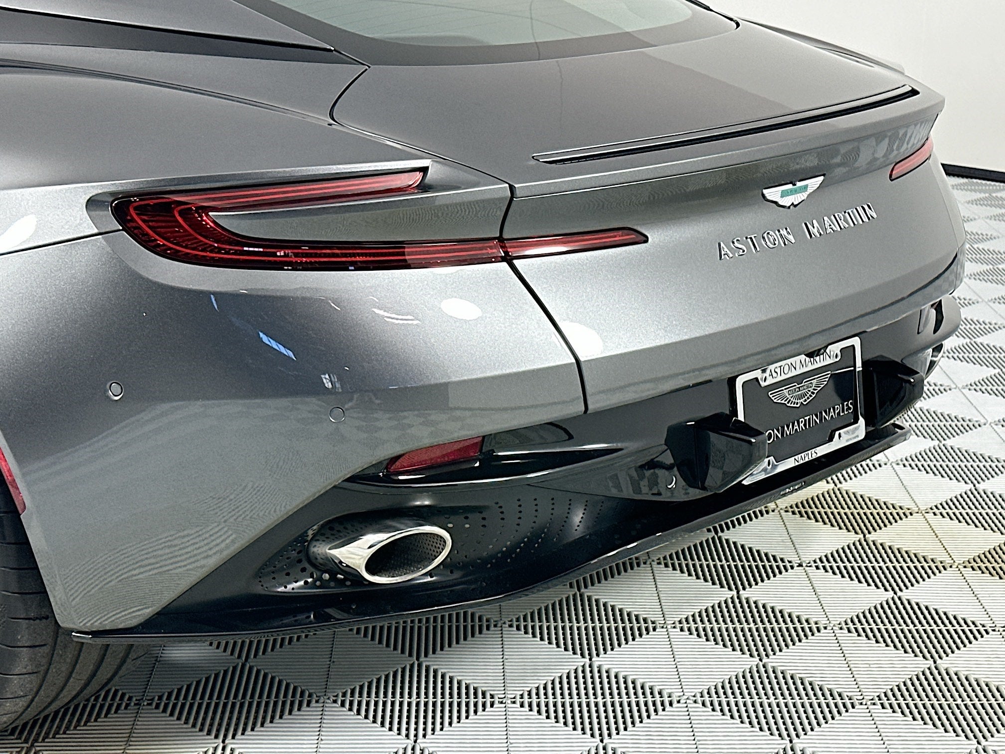 2024 Aston Martin DB12 Base