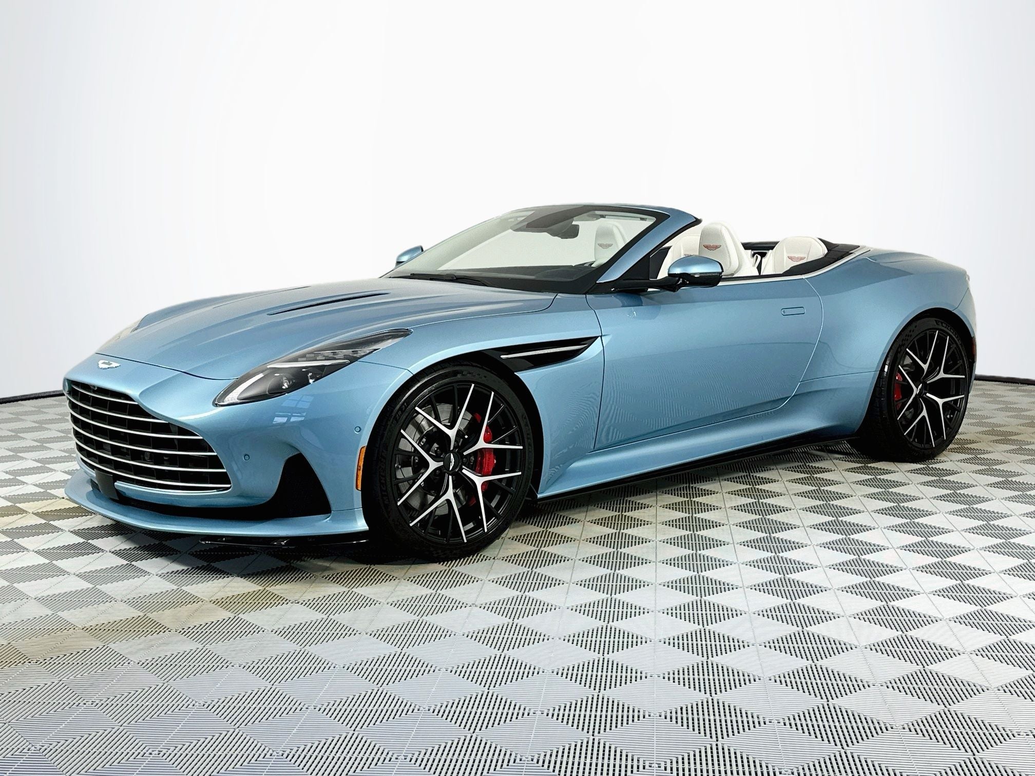 2024 Aston Martin DB12 Volante