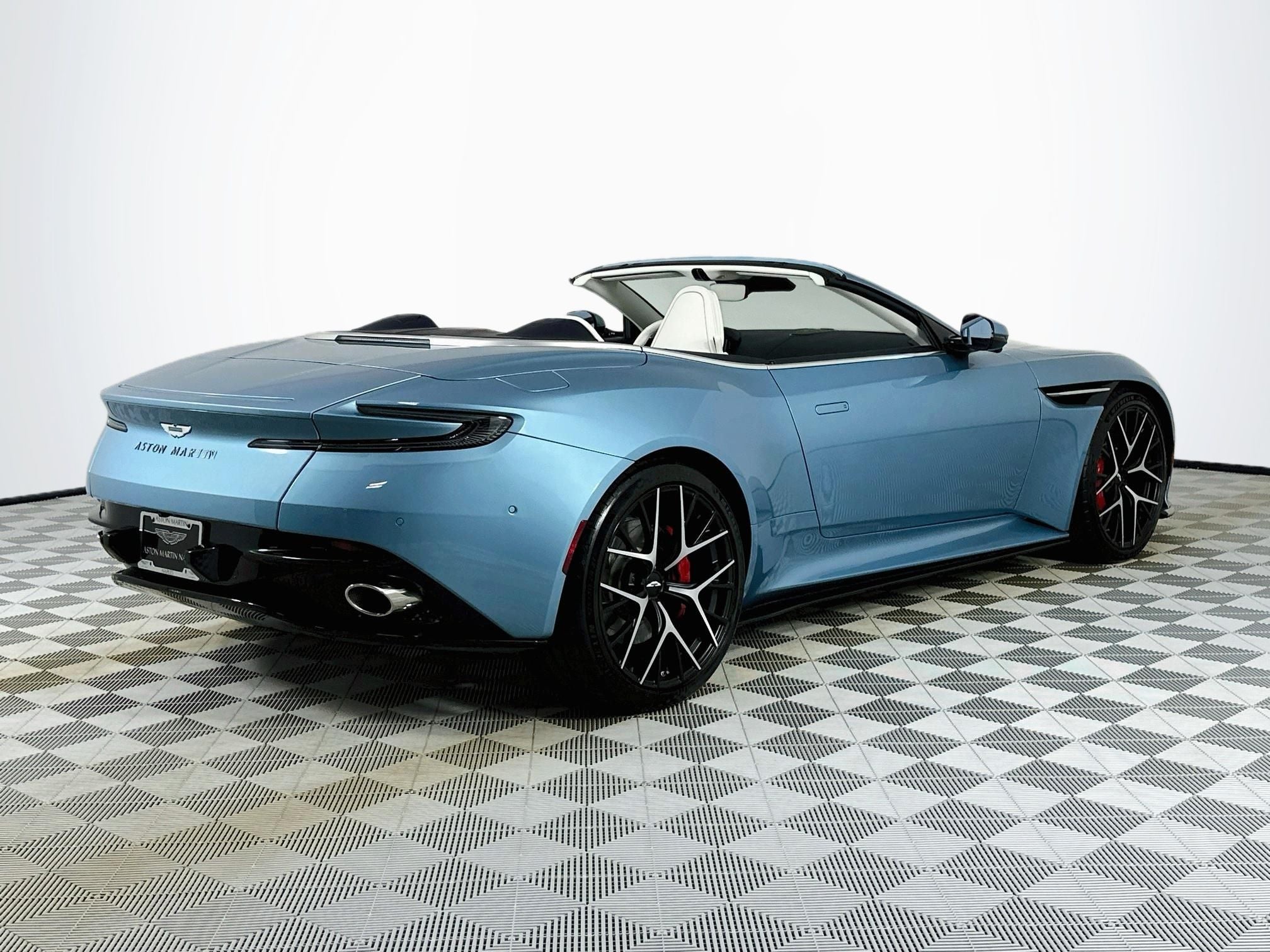 2024 Aston Martin DB12 Volante